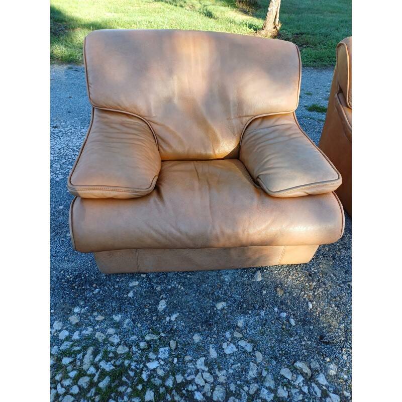 Paire de fauteuils vintage en skaï marron clair