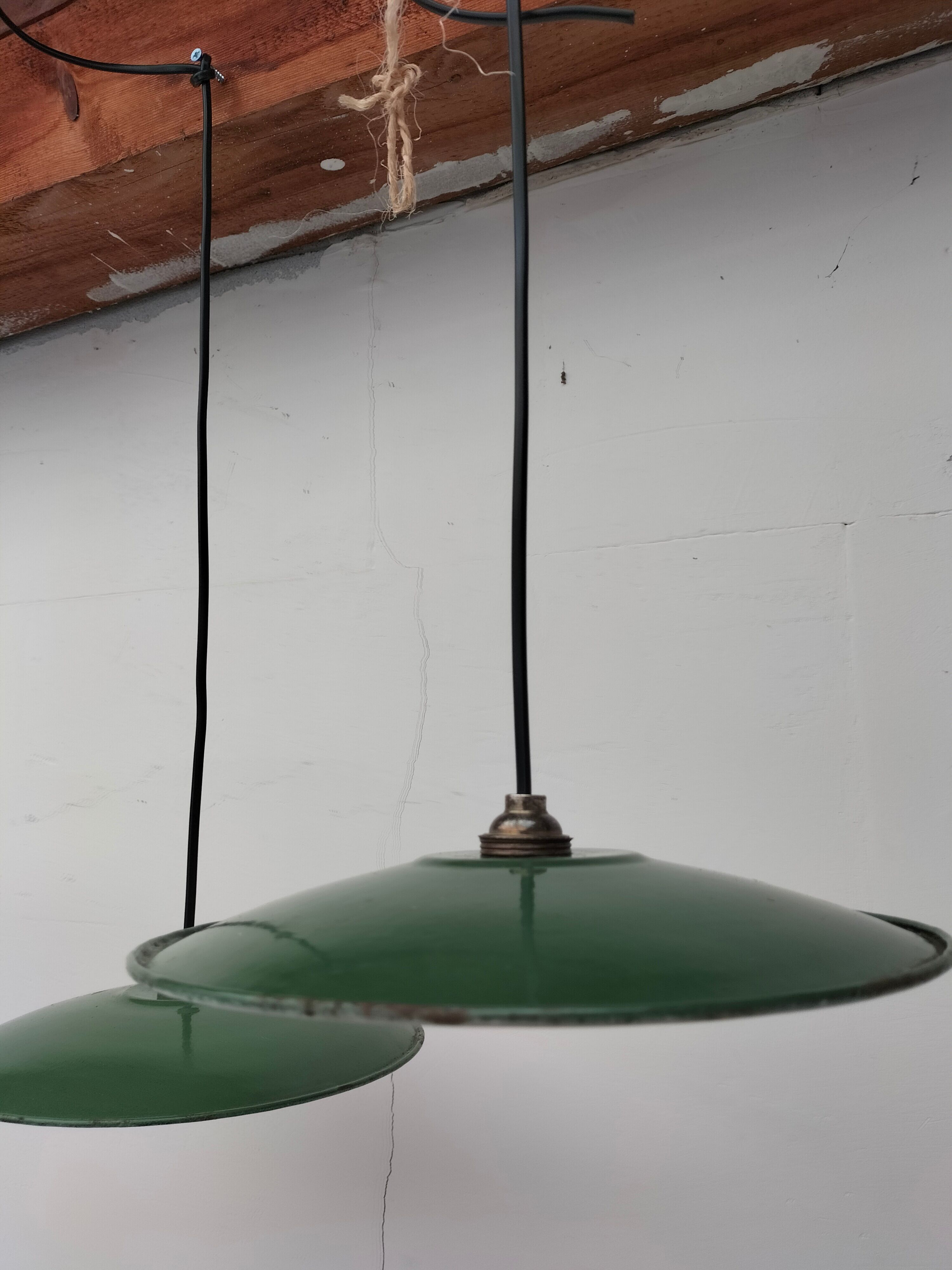 4 hanging lamps