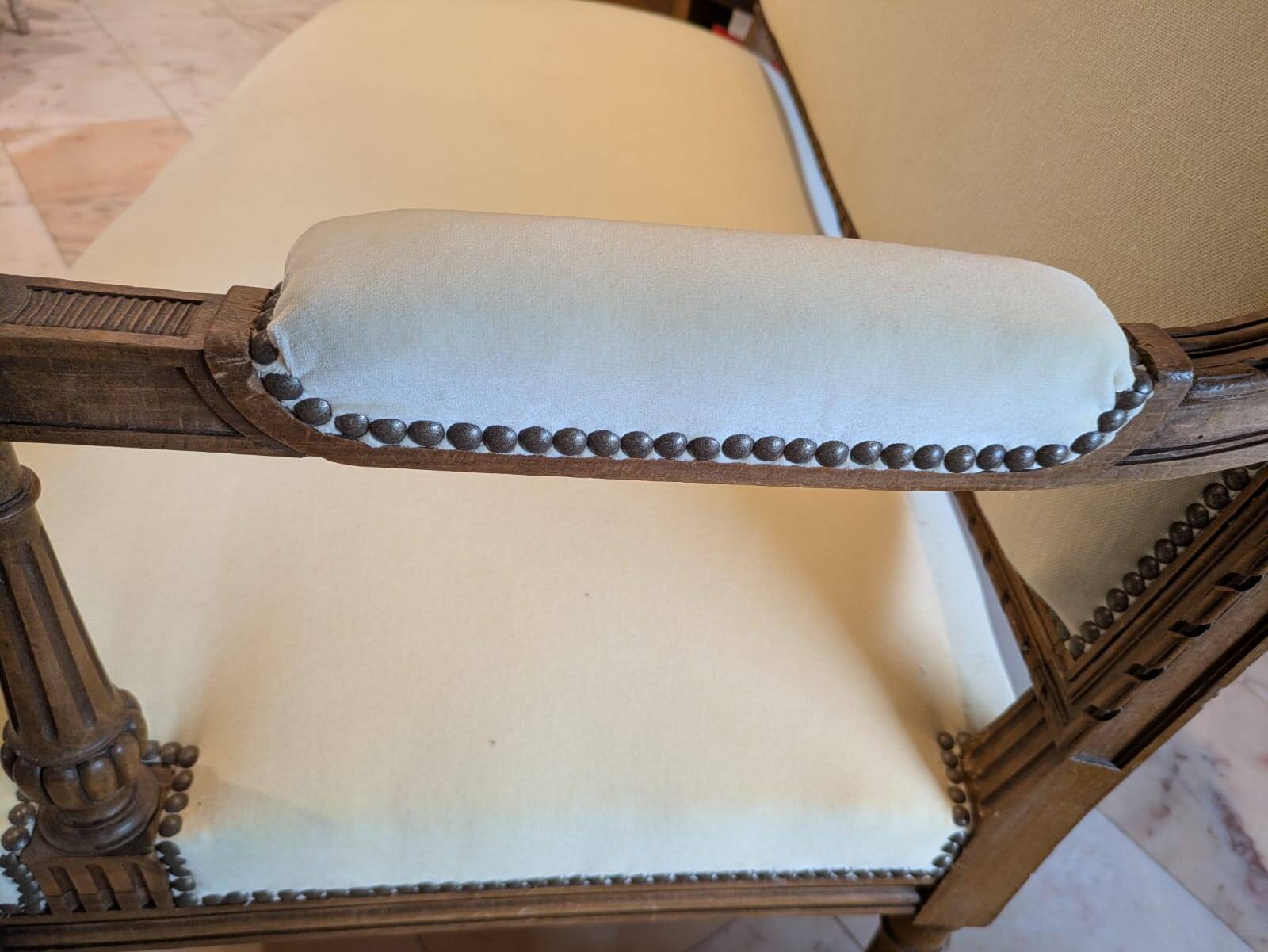 Banquette Louis XVI refaite à l'ancienne