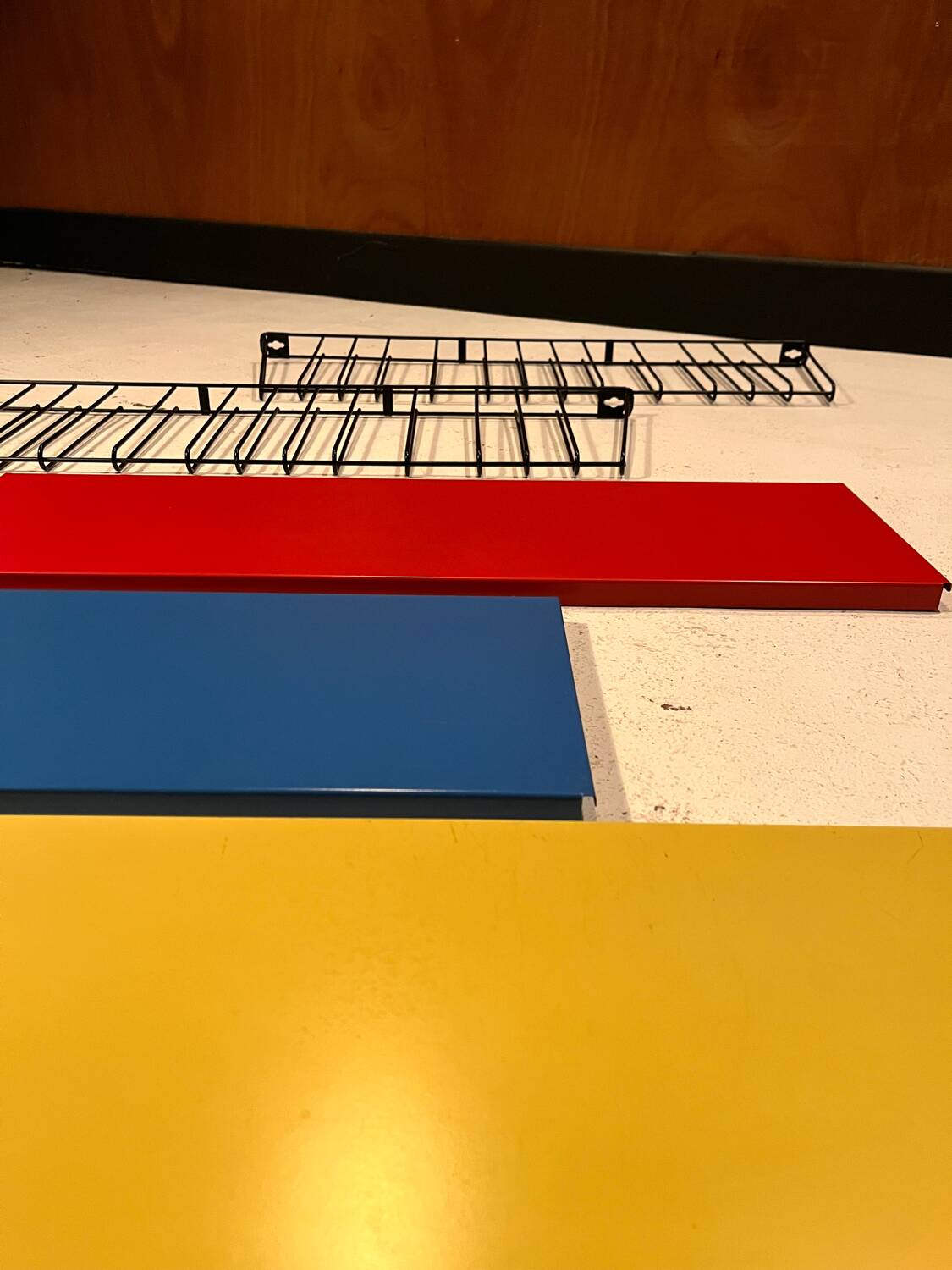 Étagère vintage Tomado Holland 1960