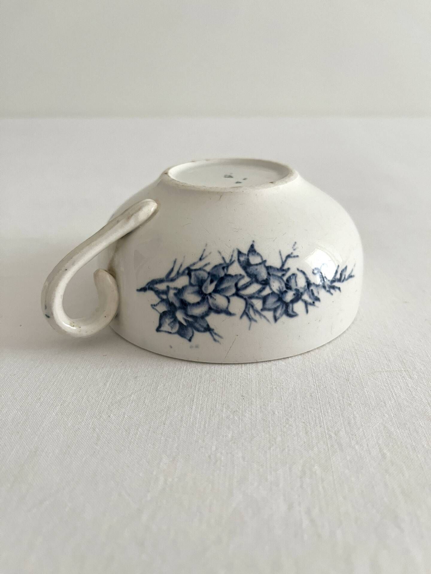 Antique ironstone cup "Carmen" Sarreguemines