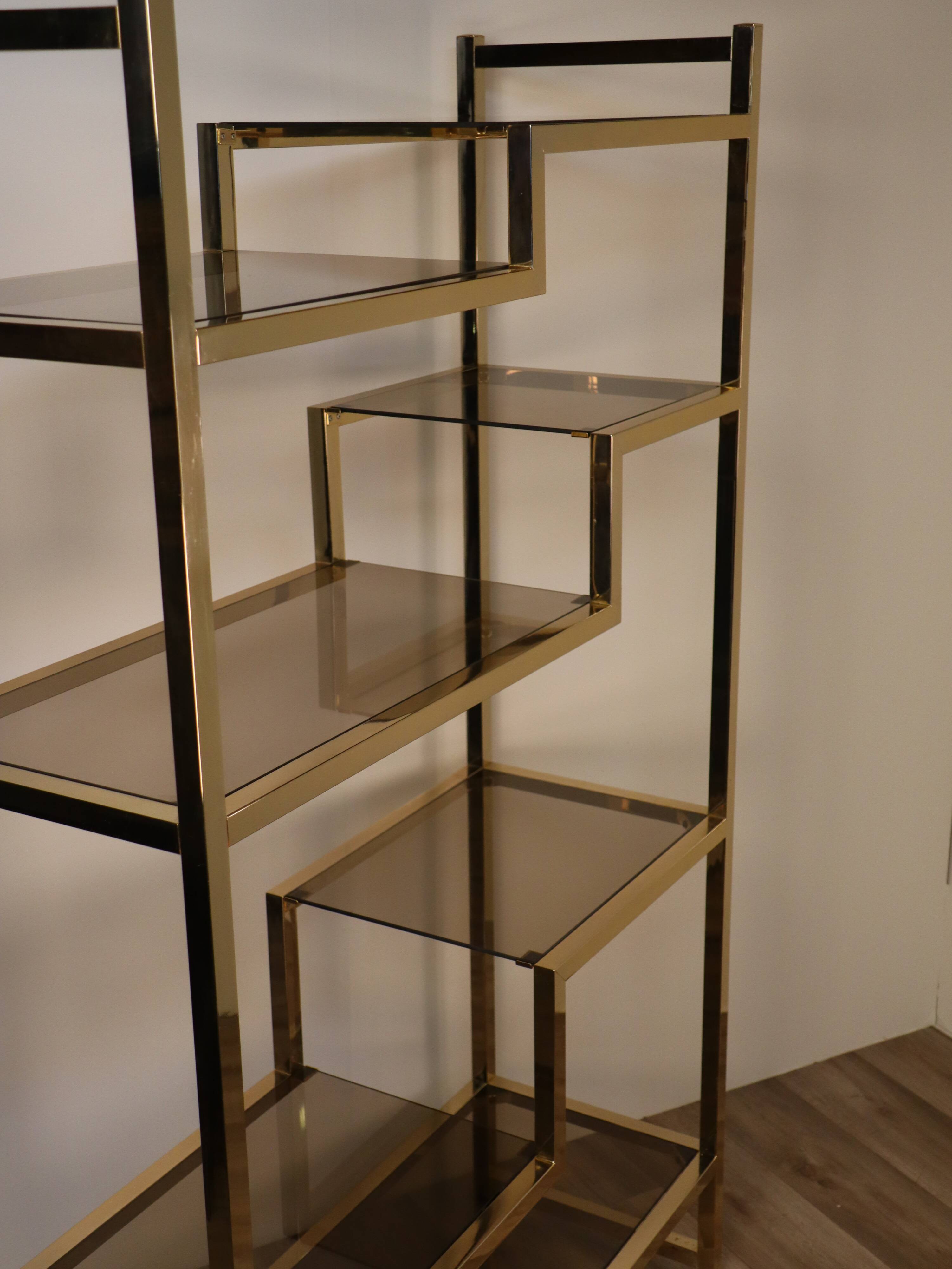 Etagère vintage en métal doré et verres 1970