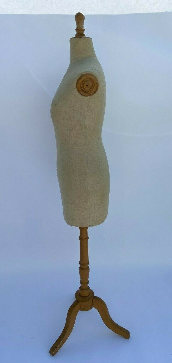 Mannequin of couture 1900 fabric structure wood
