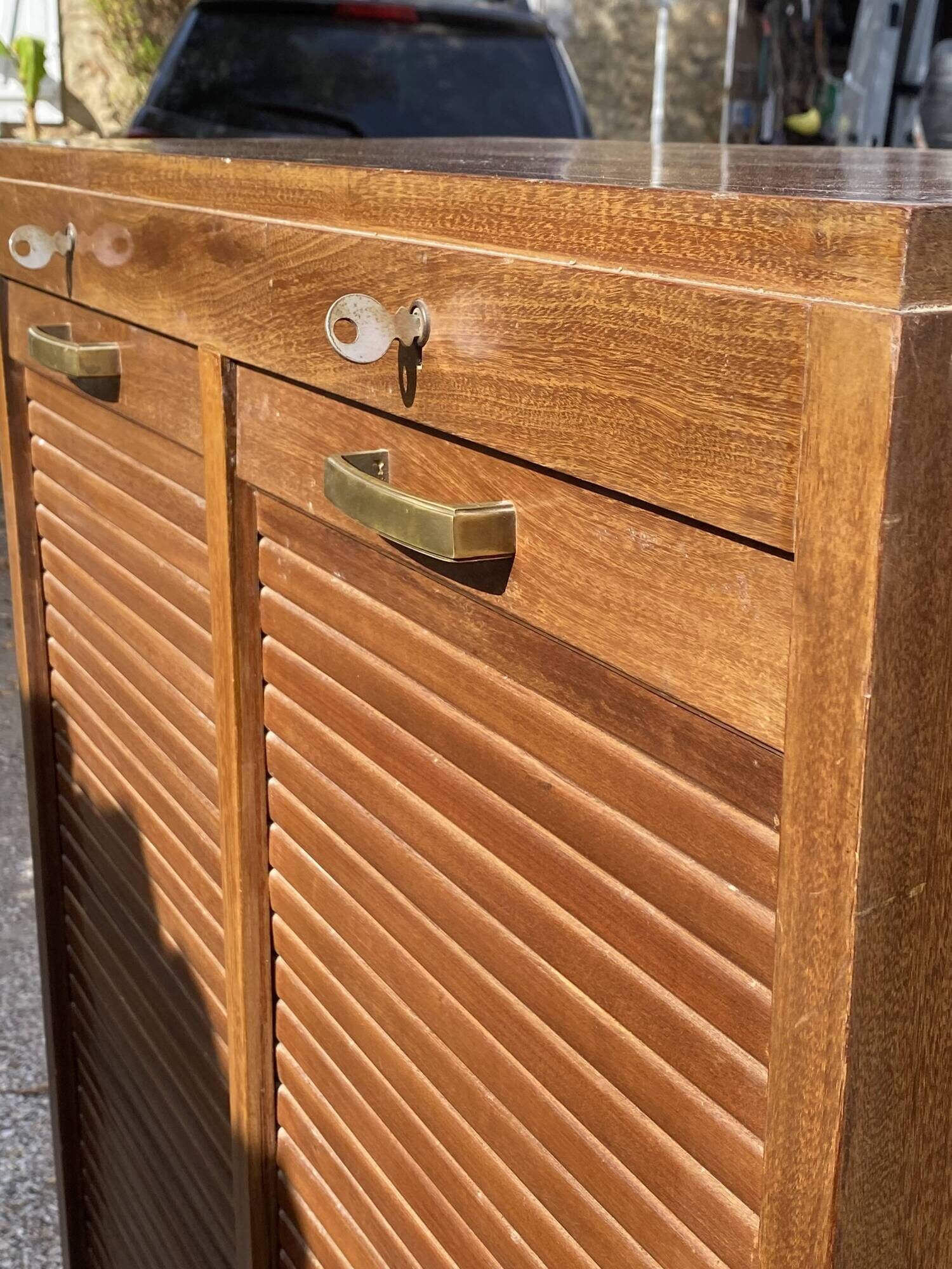 Double-column oak filing cabinet with curtains, 50.