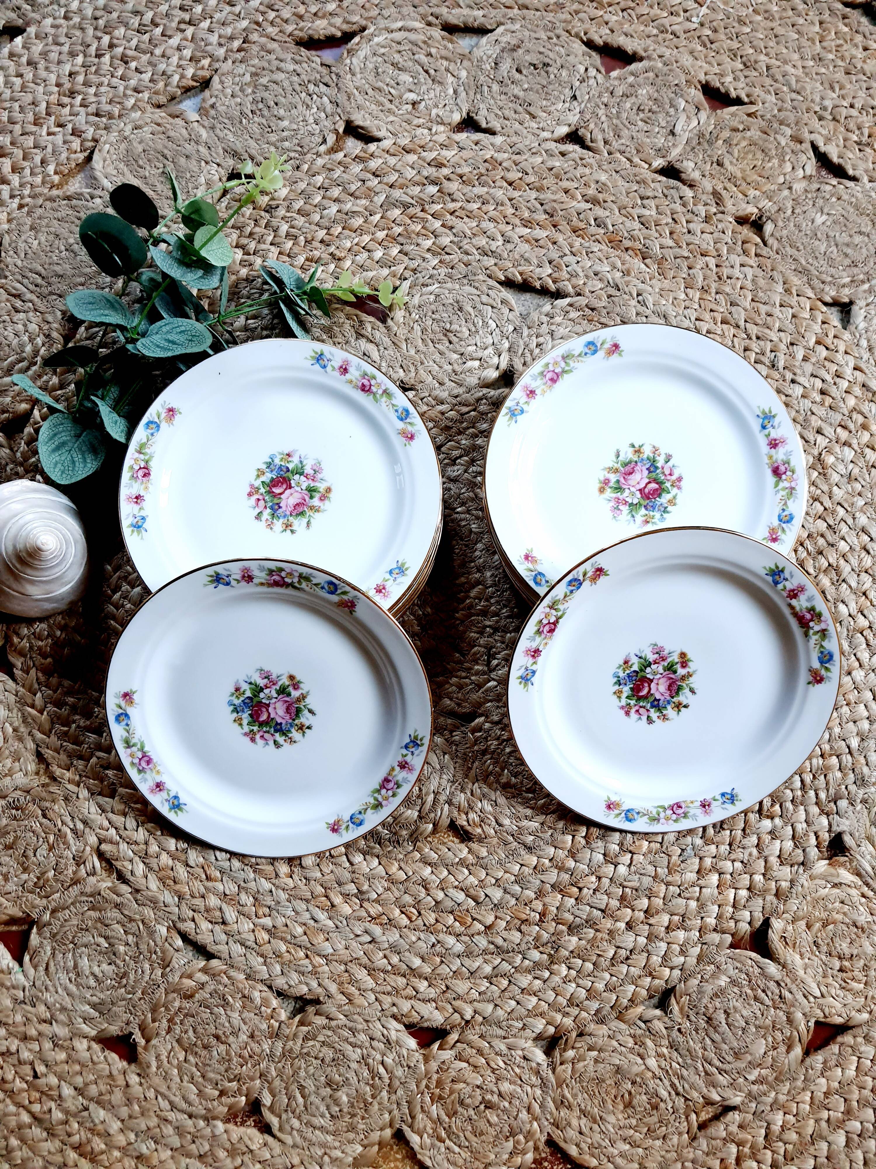 Lot of 6 vintage dessert plates