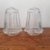 2 lampshades, globes