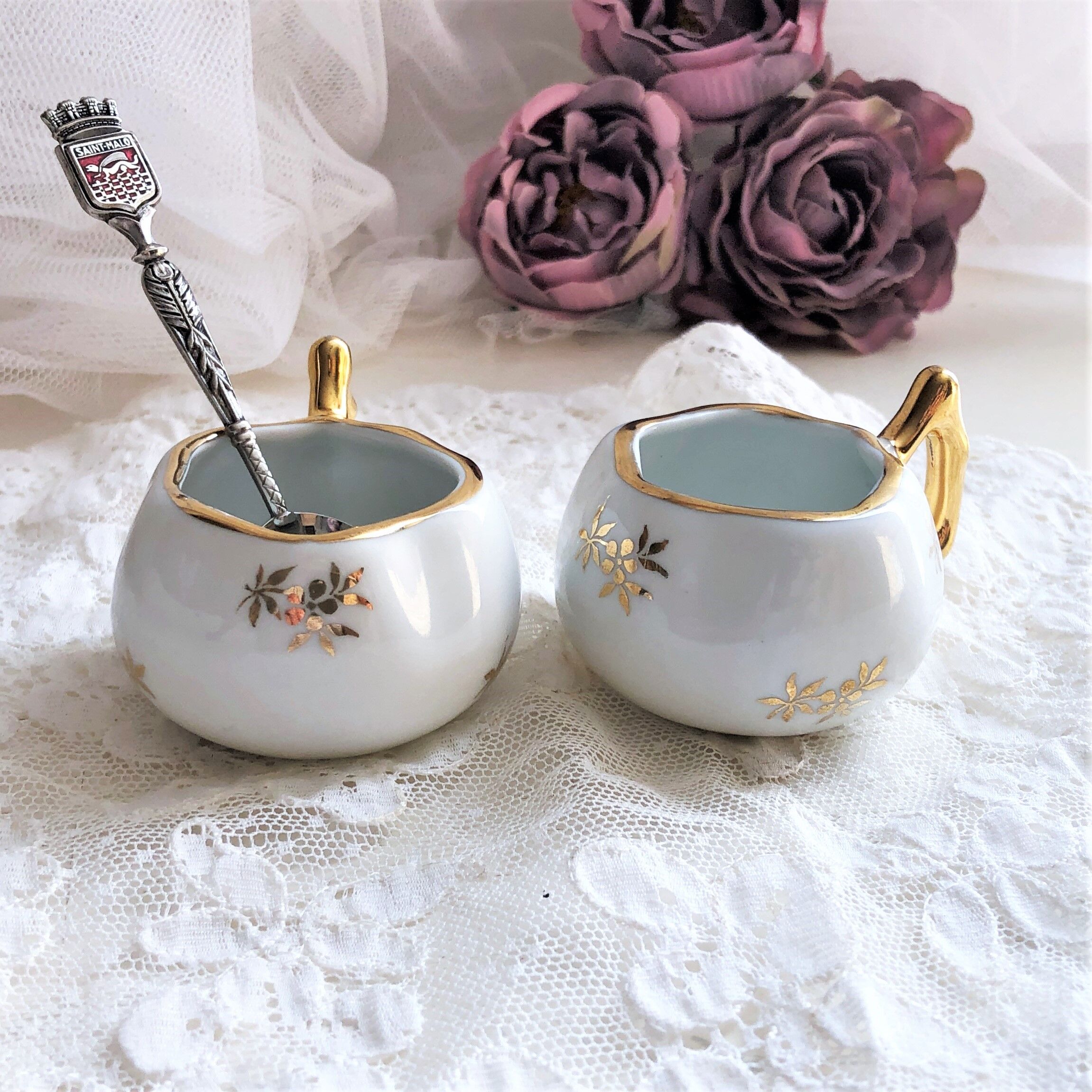 Paire de salerons salières en porcelaine de Luxe de France