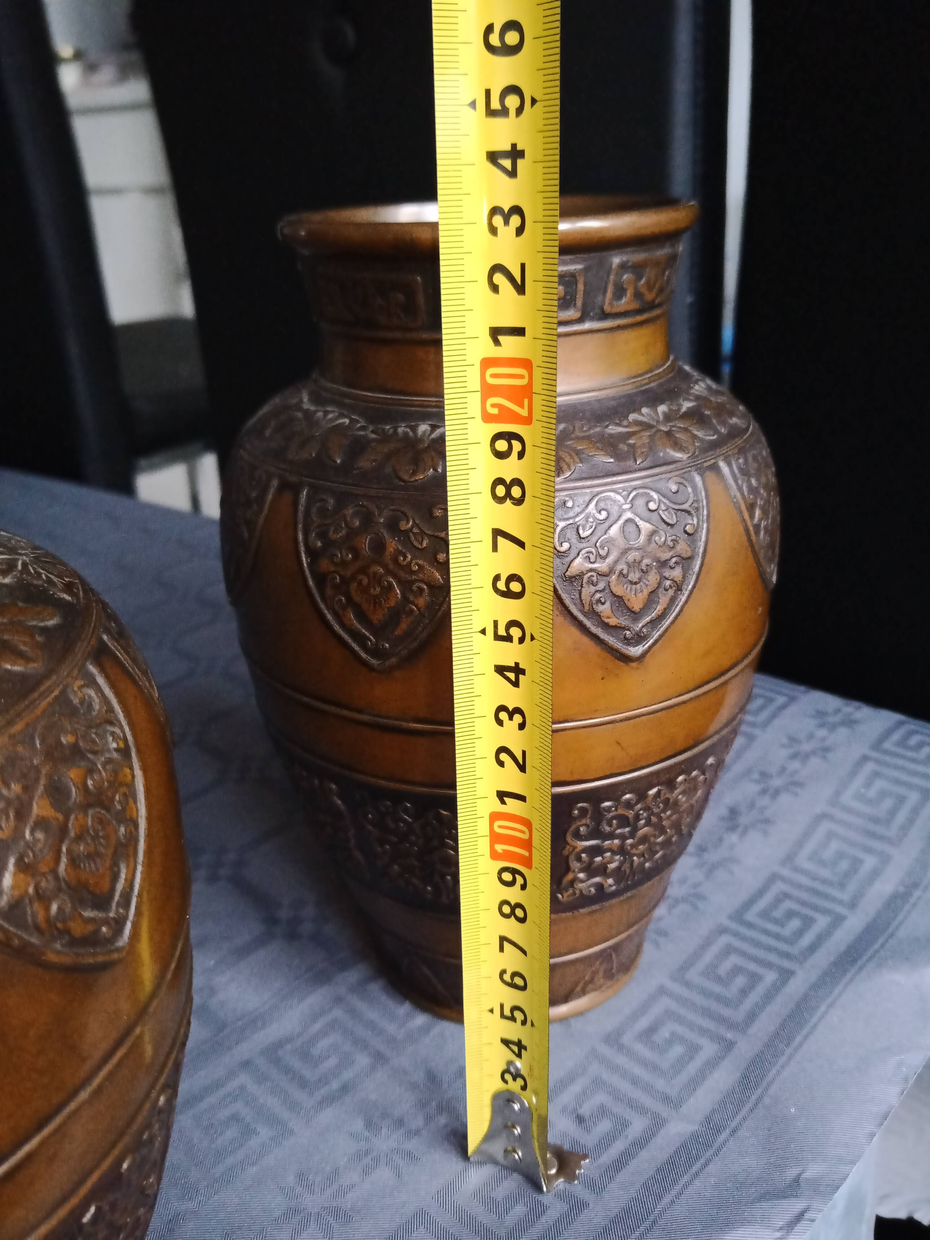 Lot de deux vases en bronze japonnais