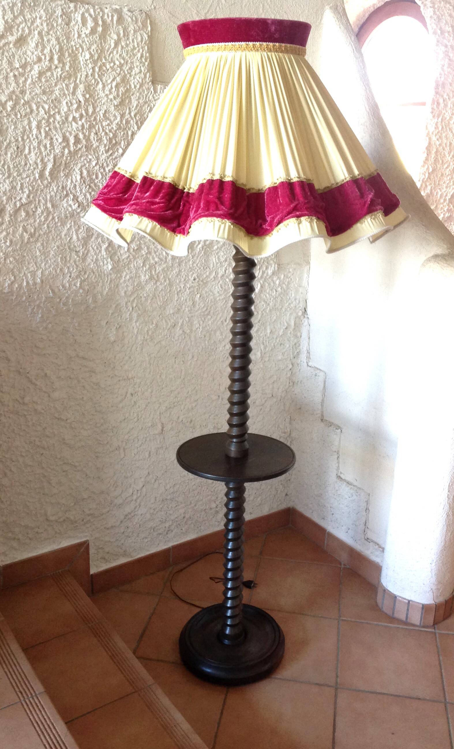 Wooden floor lamp turned in the spirit of Charles Dudouyt / art deco style