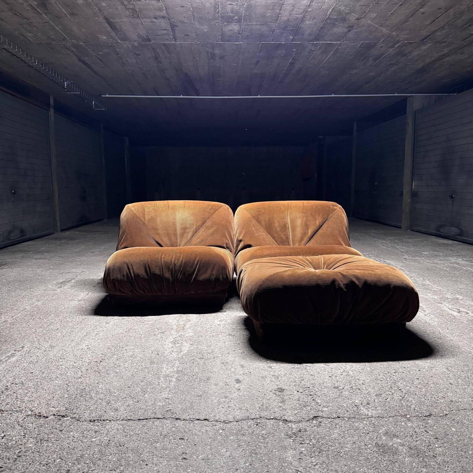 Chauffeuse et pouf "Patate" édités par Airborne, 1970