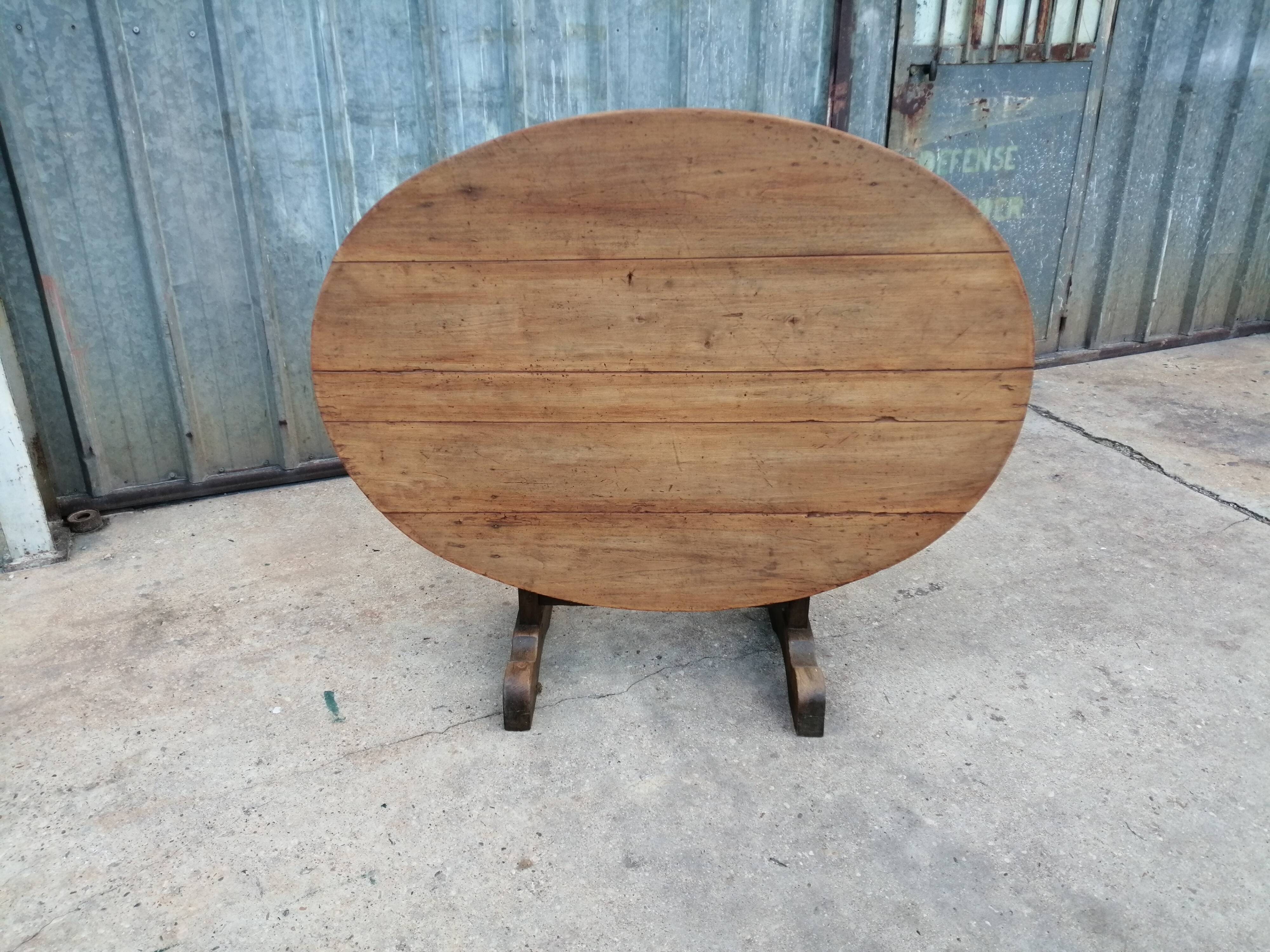 Oval winegrower's table in pine small model