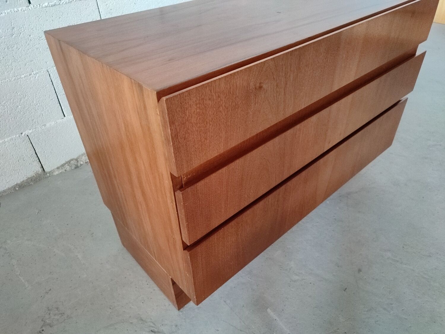 Scandinavian rosewood chest of drawers