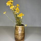 Small speckled sandstone pot