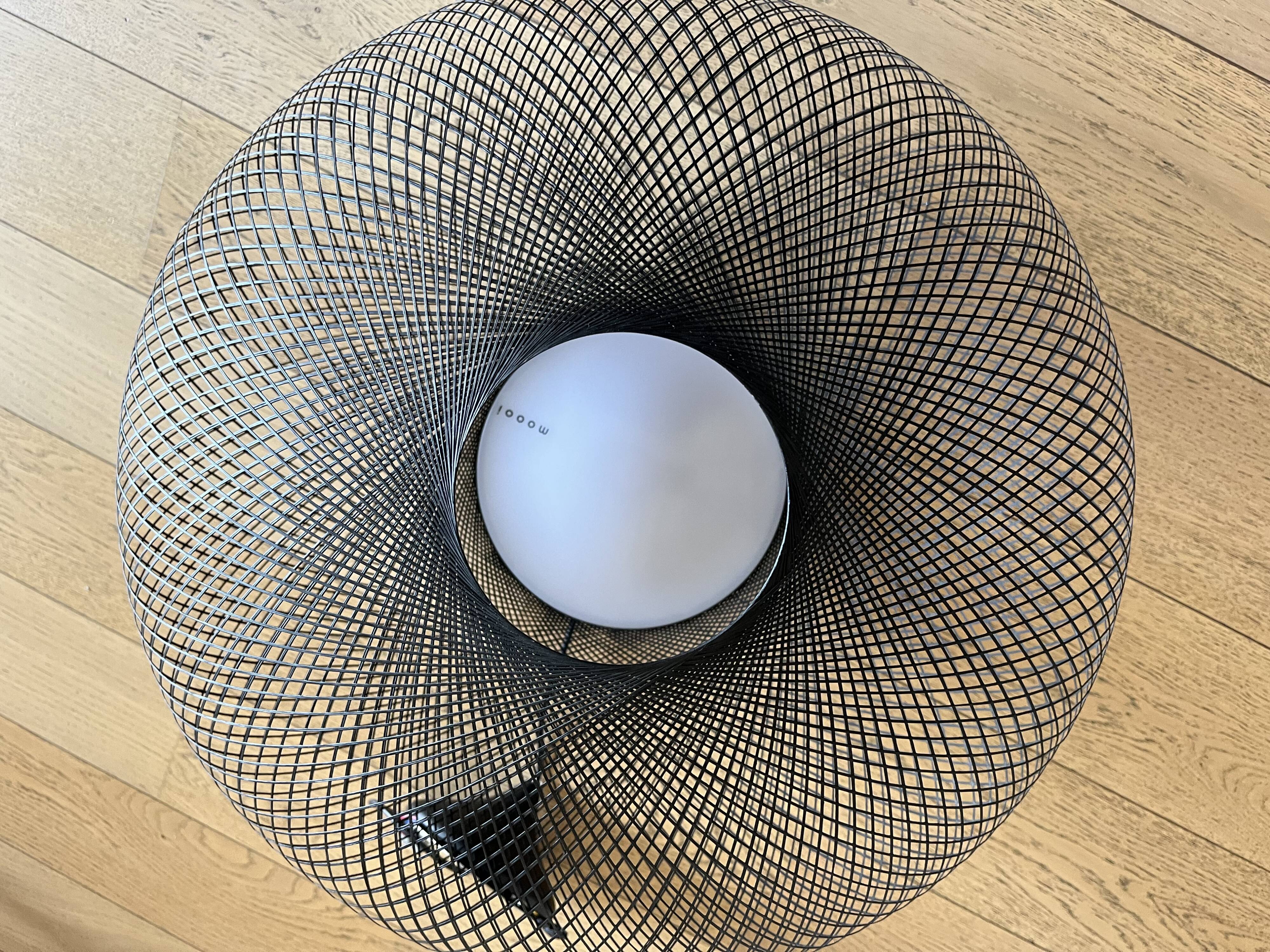 Moooi nr2 medium black suspension – excellent condition – invoice available
