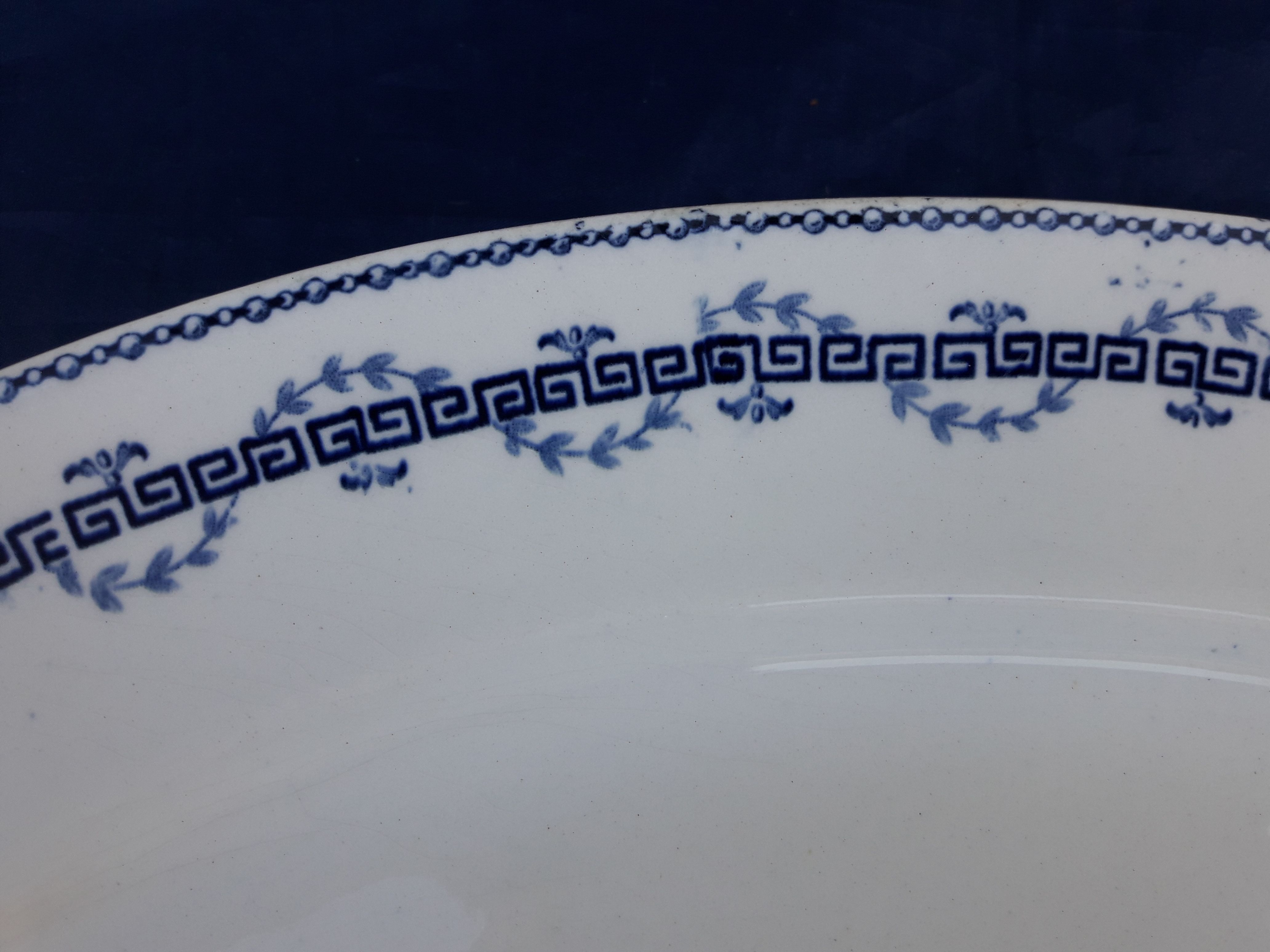 Gien Model Austerlitz L 36.5 cm opaque porcelain oval plate