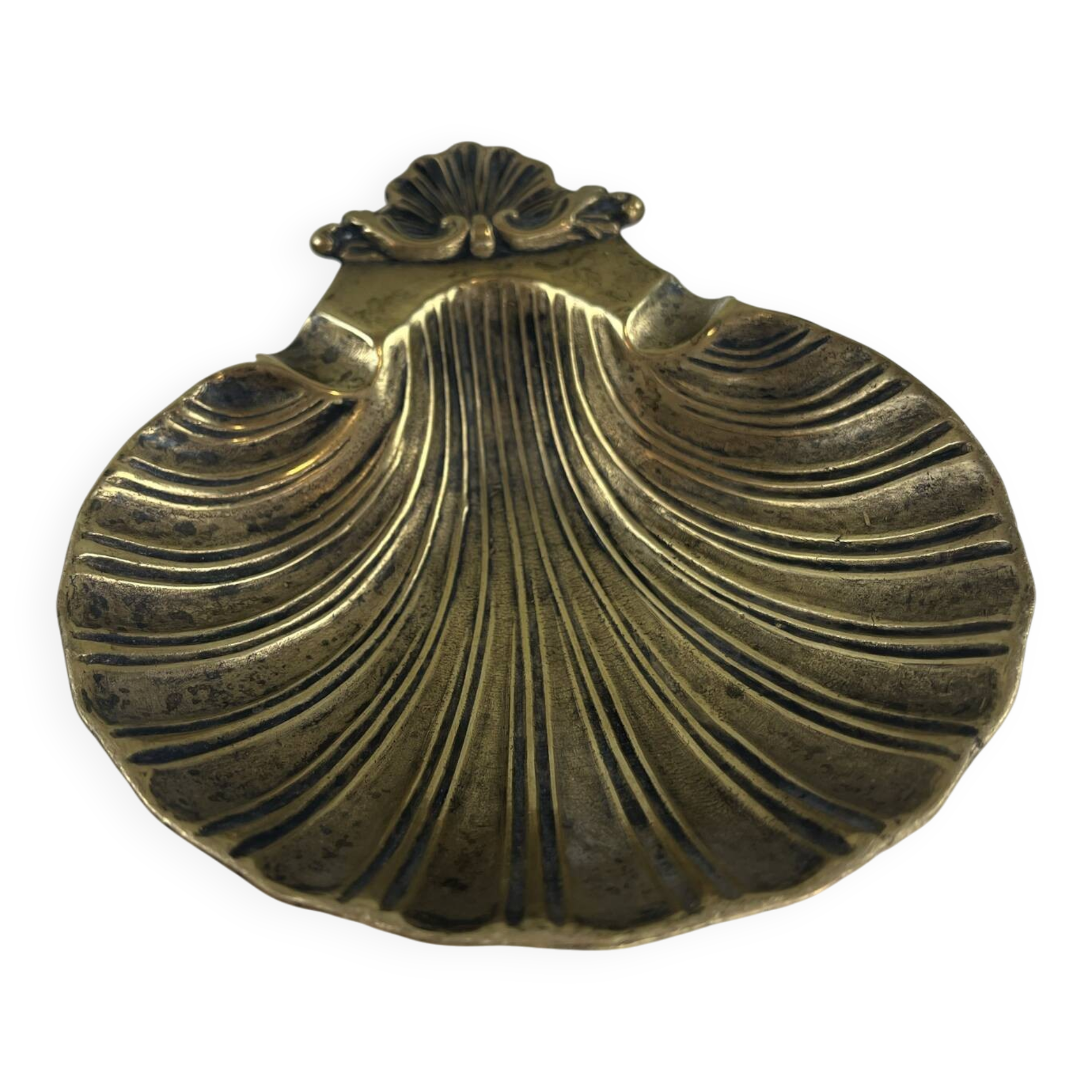 Shell-shaped catch-all tray