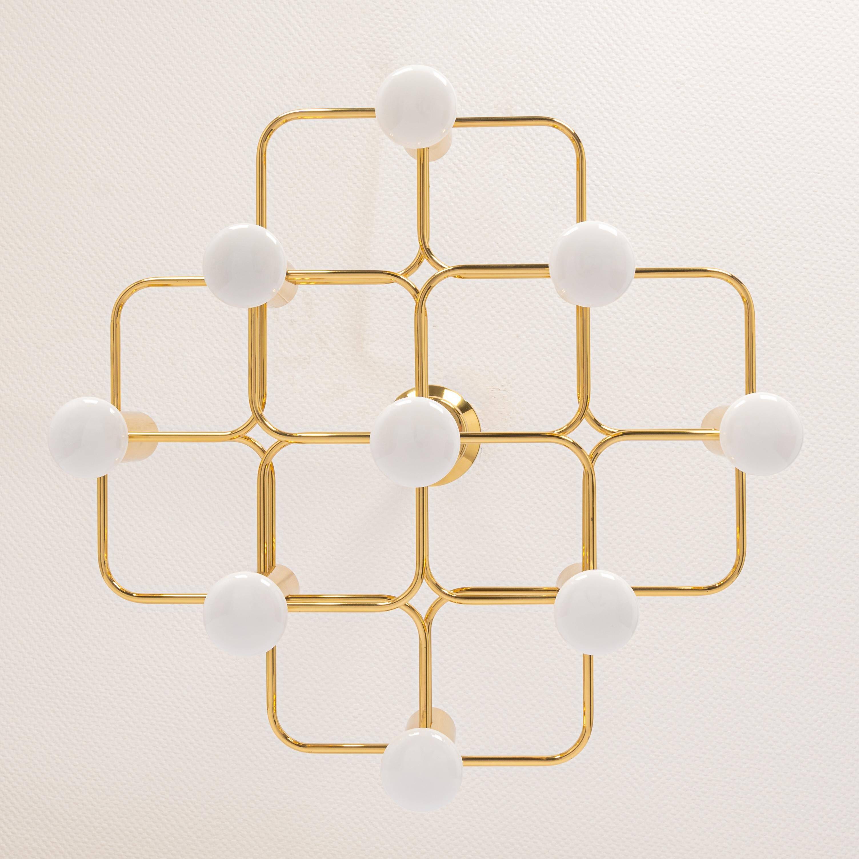 Mid-century chandelier designed by Sciolari, 1970s.