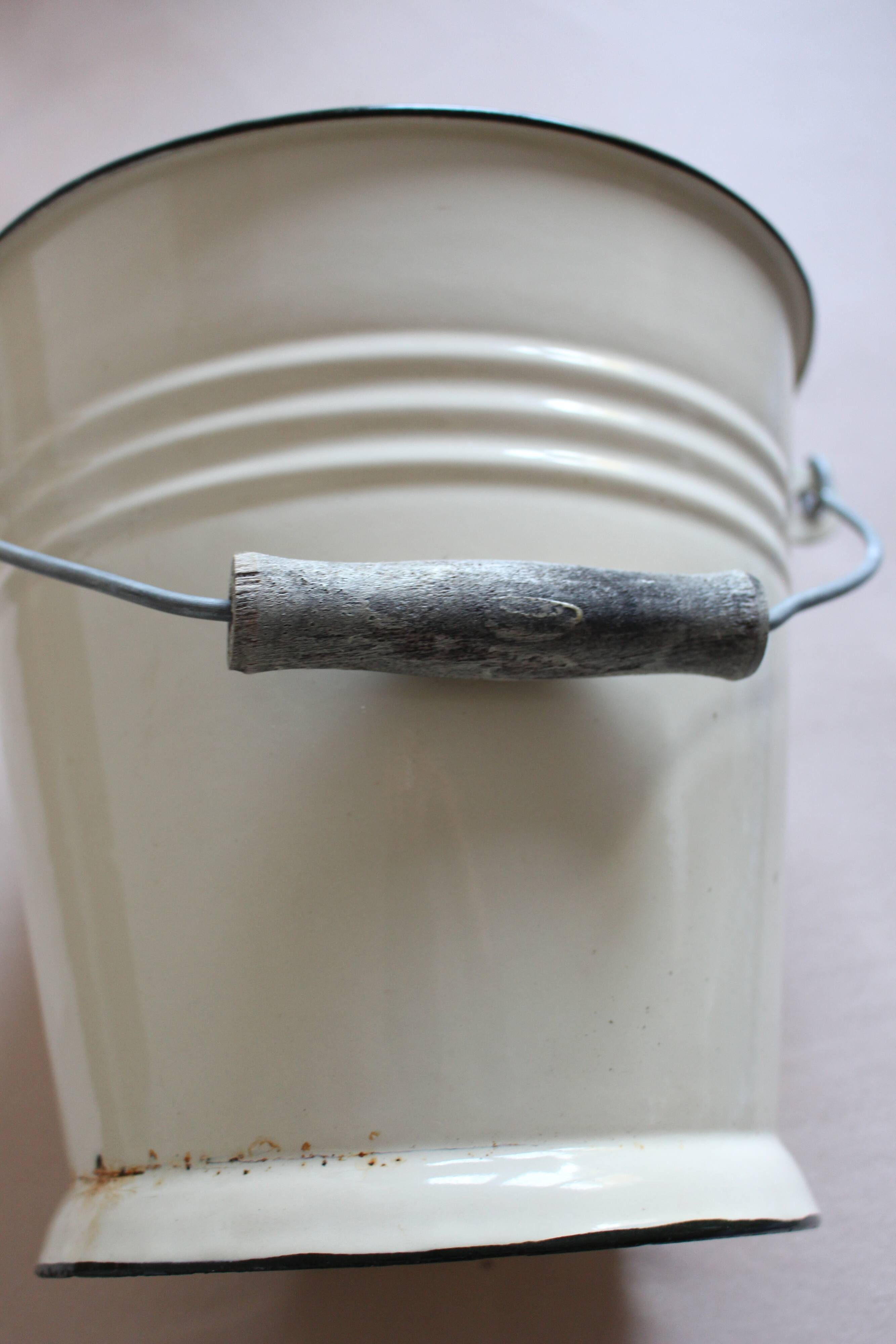 "Mouton" enamelled sheet metal bucket