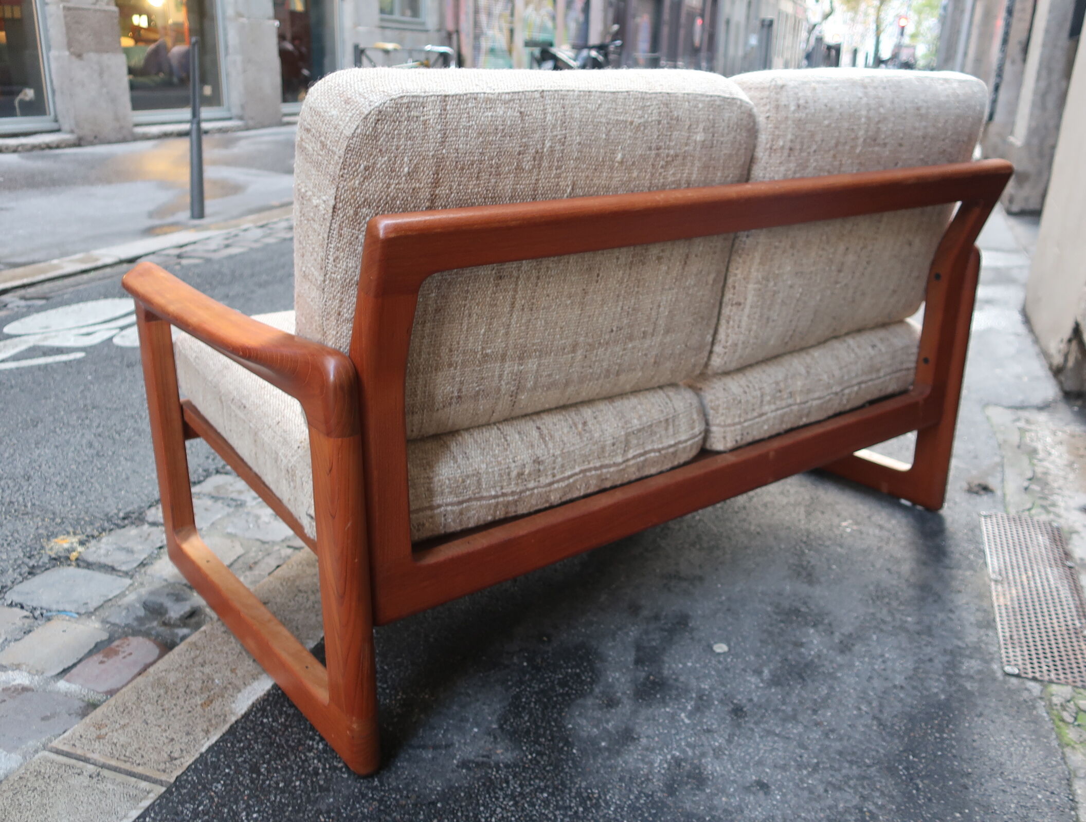 Danish teak sofa from the 1960s edited by Dyrlund