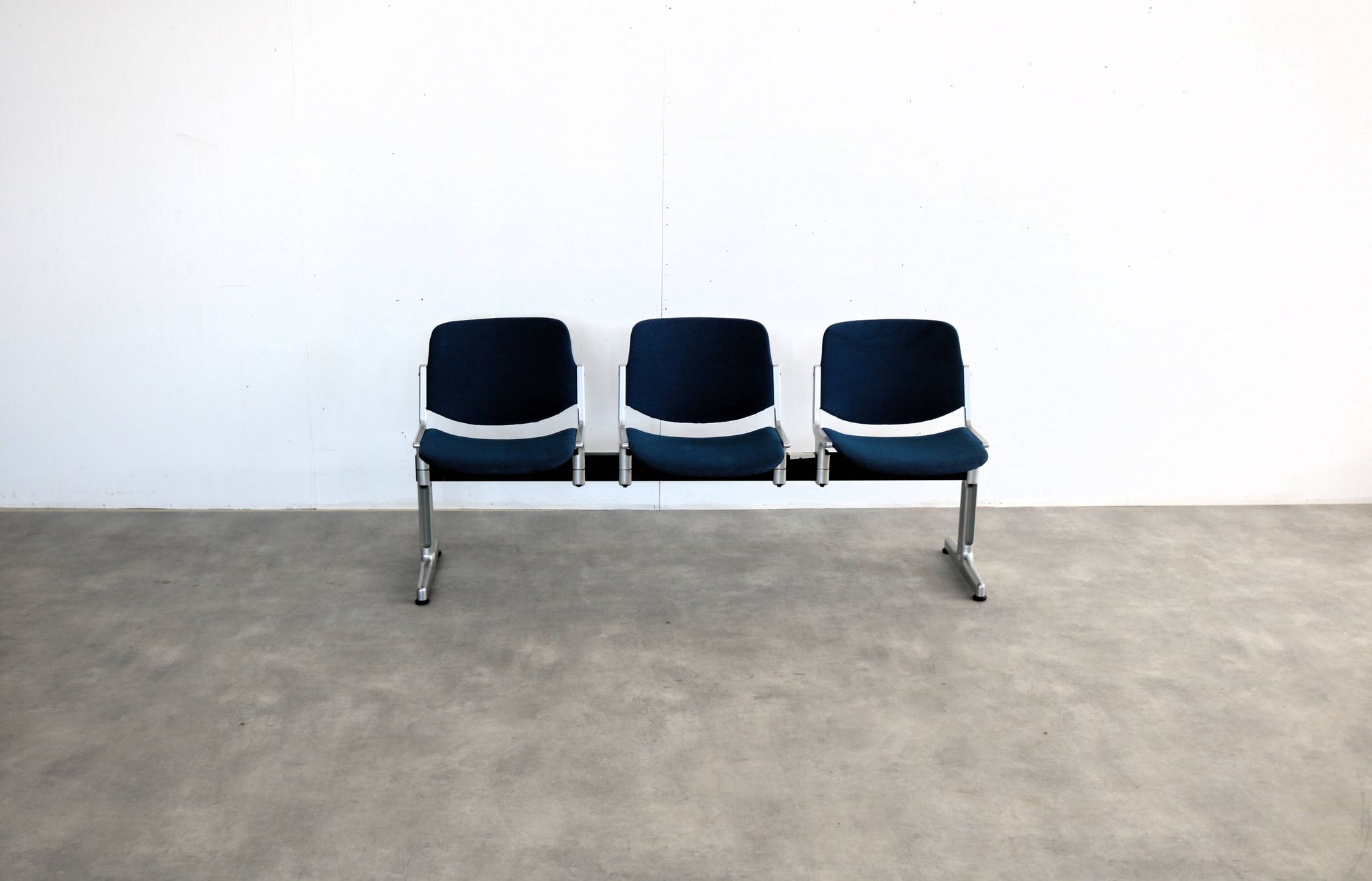 Vintage bench | waiting room bench | 1970s | Castelli