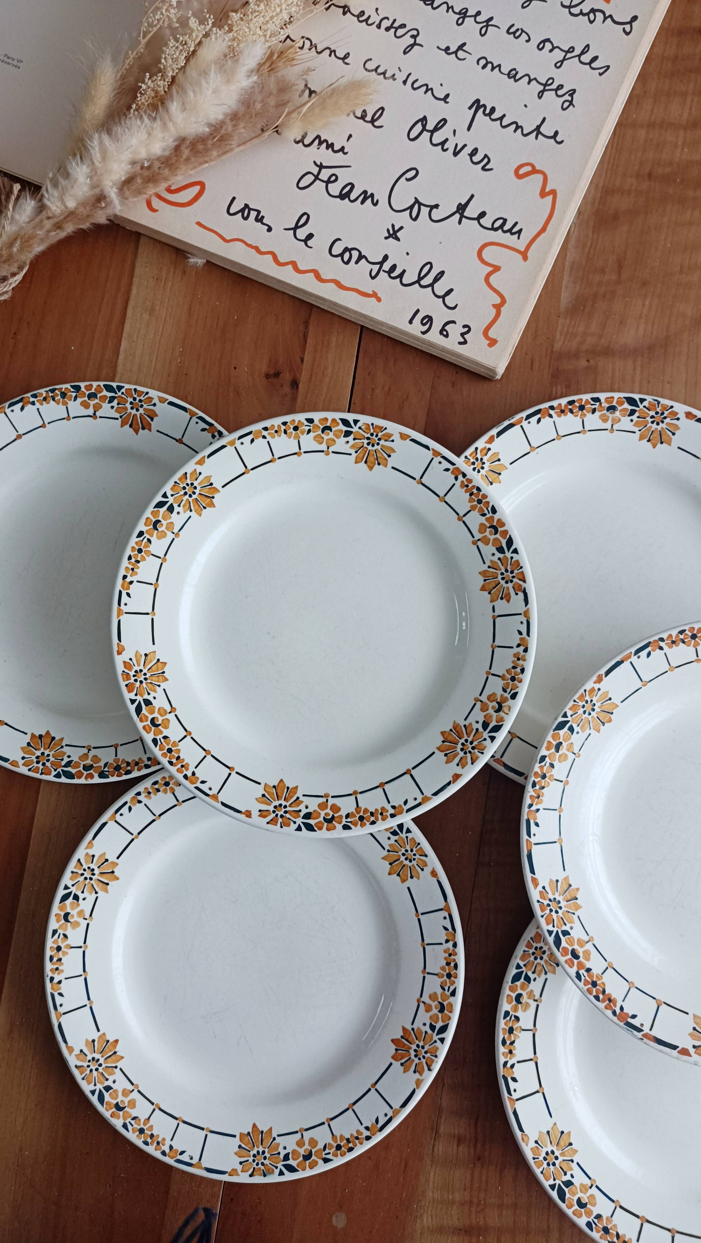 Set of 6 Ceranord dinner plates