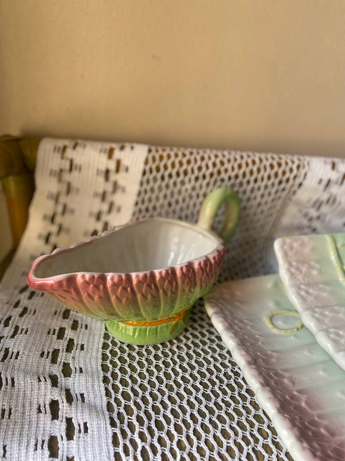 Asparagus dish and sauce boat in slip