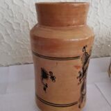 Vase en grès ancien à décor oriental
