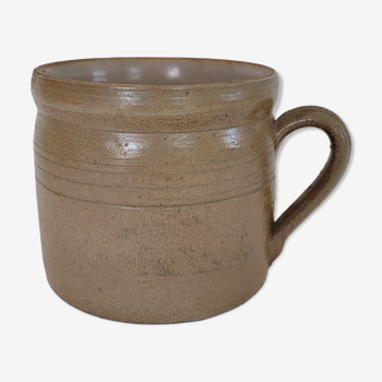 Sandstone pot with handle