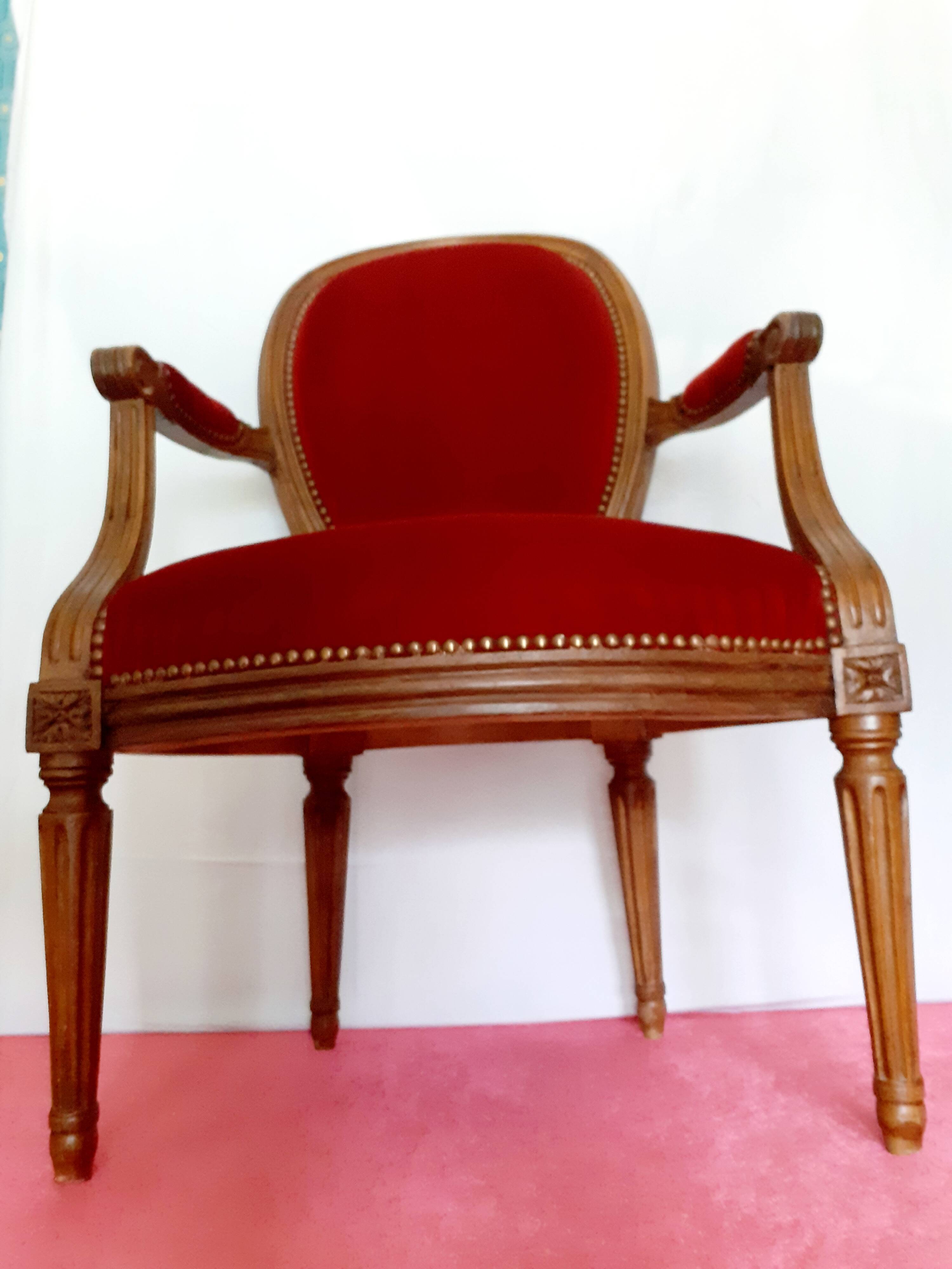 Louis XV medallion chair