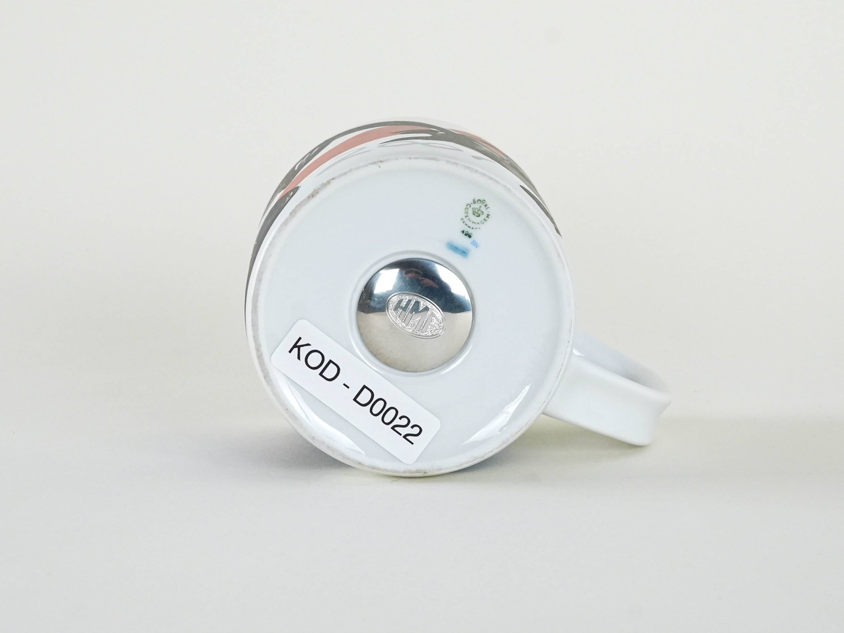 Porcelain mug, Danish design, 2001, manufacturer: Royal Copenhagen