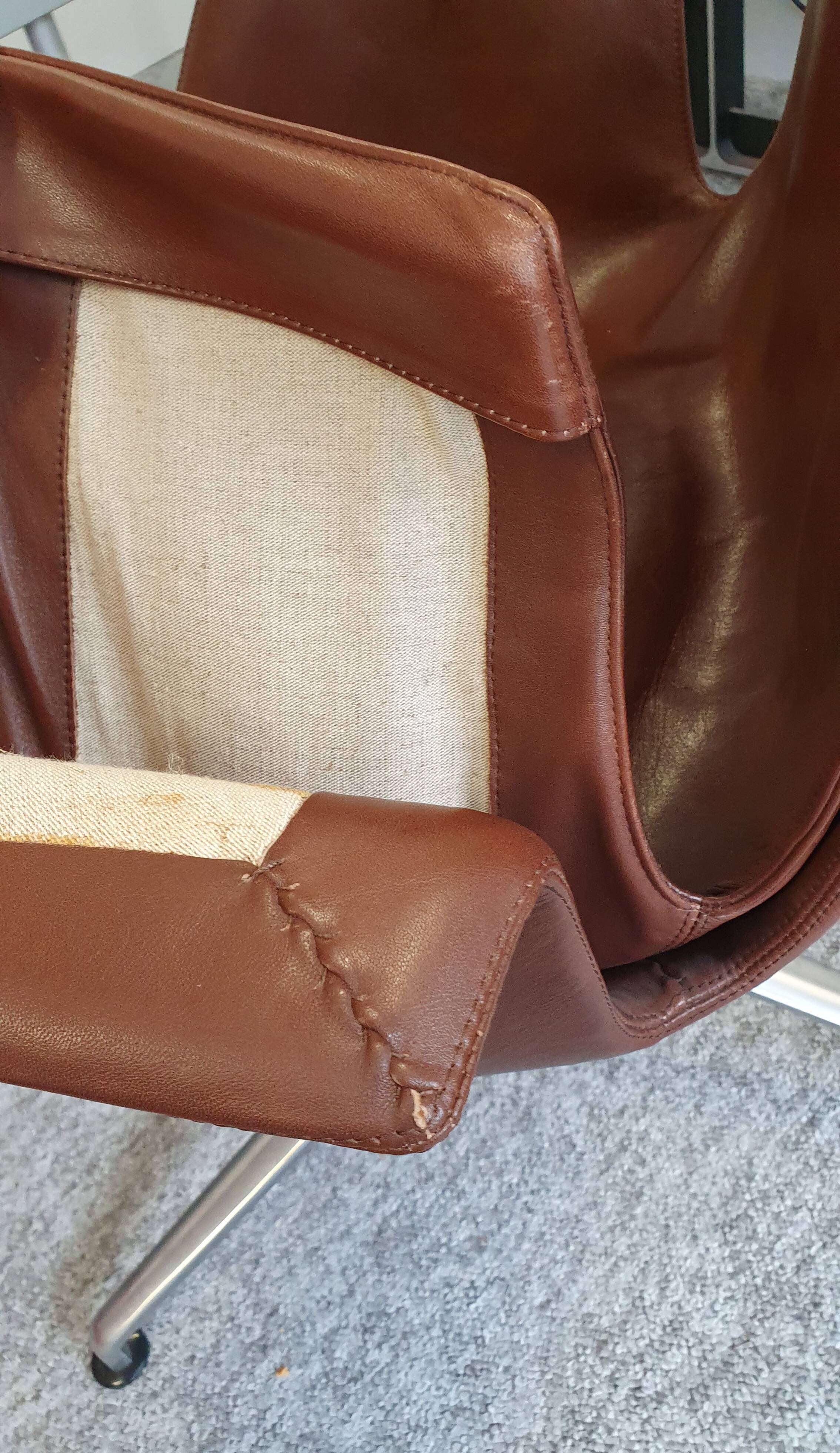 Tulip Chair by Jørgen Kastholm & Preben Fabricius Kill International