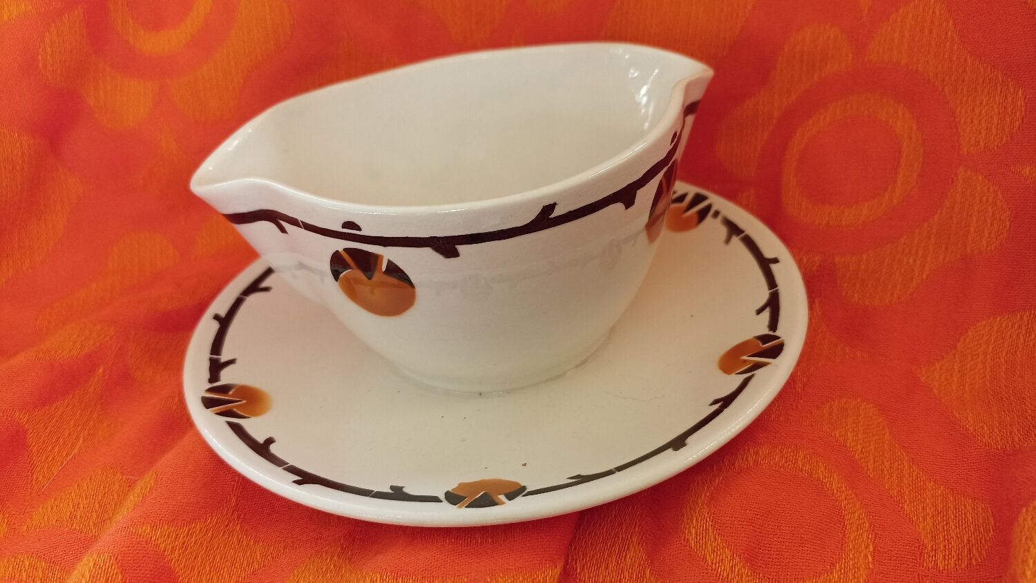 Art deco gravy boat by Fenal Badonviller model Barcarolle