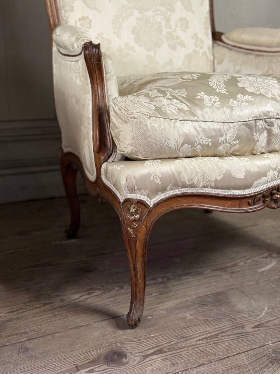 Pair of large Louis XV armchairs stamped Nicolas Quinibert Foliot, Paris, 18th century