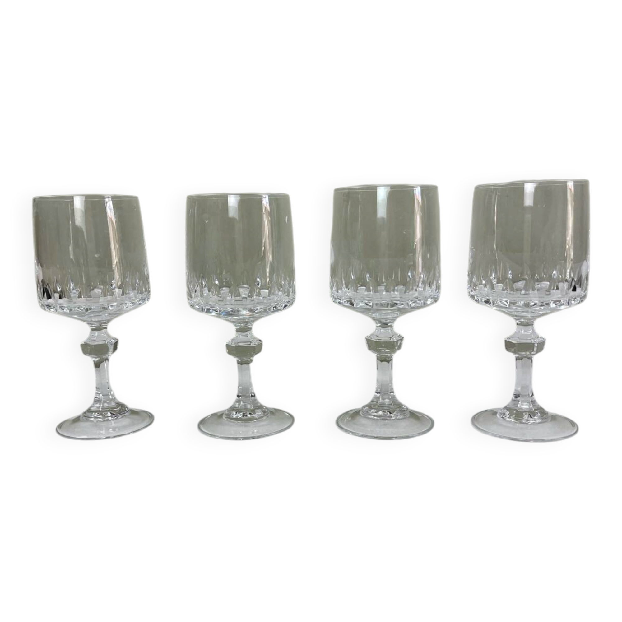 4 crystal glasses