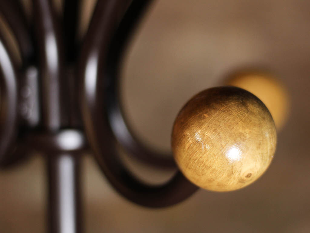 Door coats vintage parrot 12 balls swiveling in wood and steel