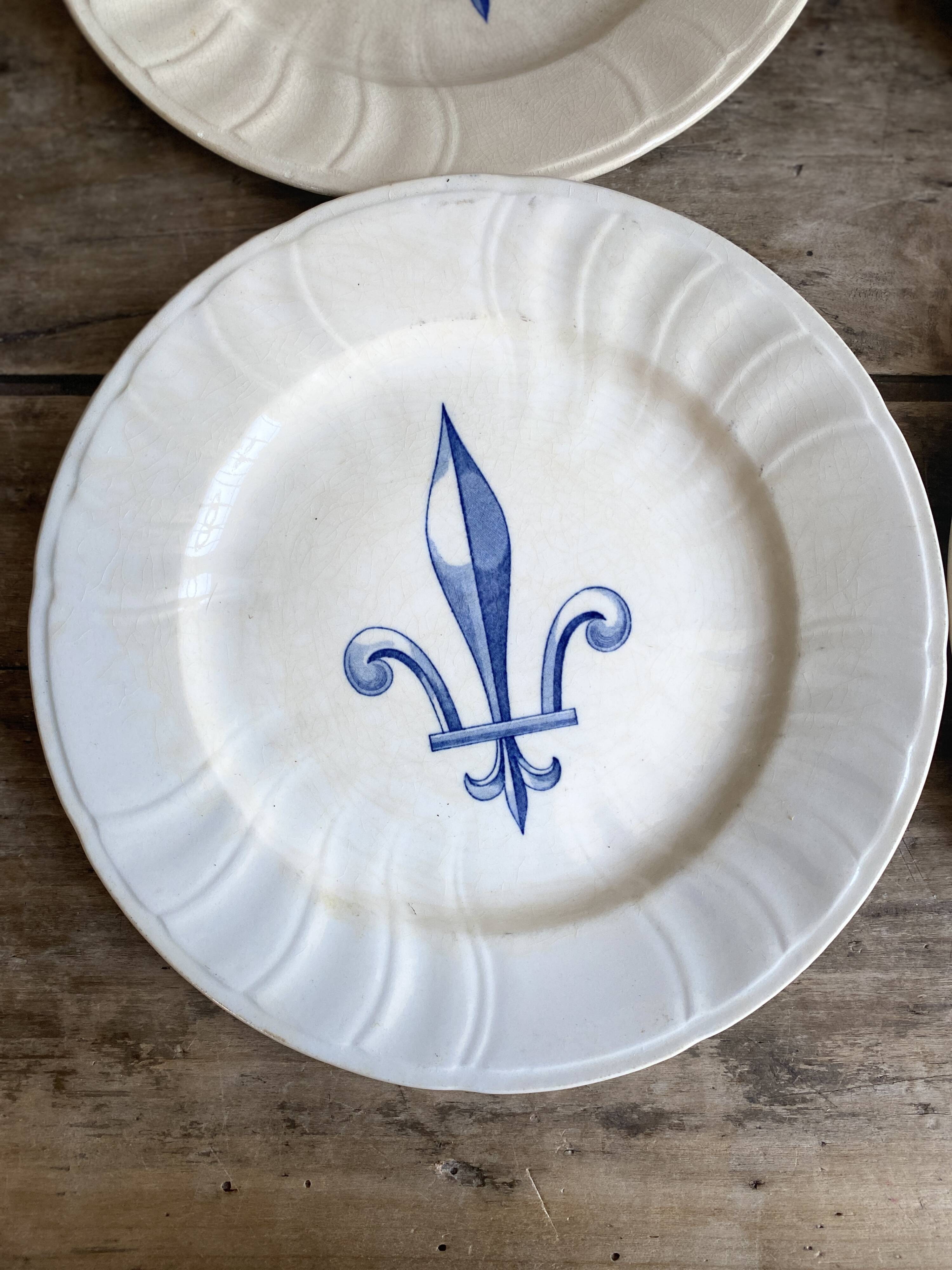Set of 5 antique Gien plates – Fleur de Lys pattern – Ironstone