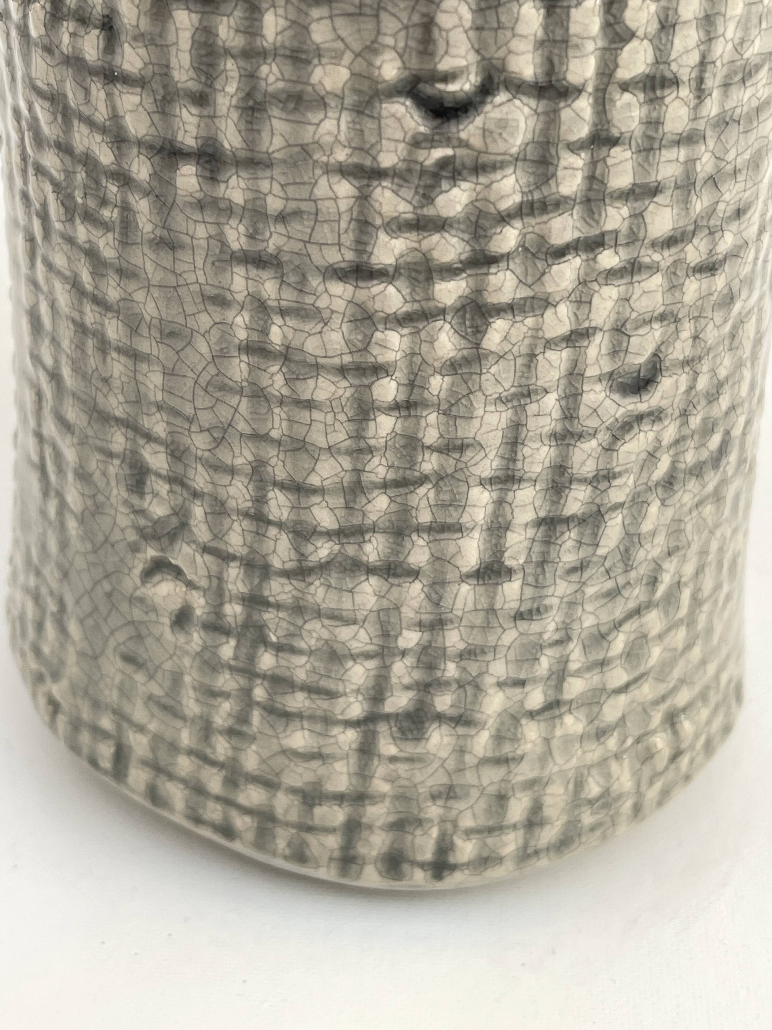 Textured artisanal vase – wabi-sabi / japandi ceramic