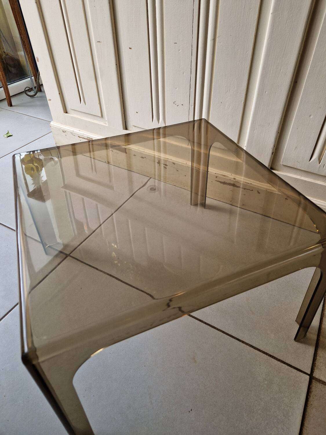 Smoked plexiglass coffee table 70'