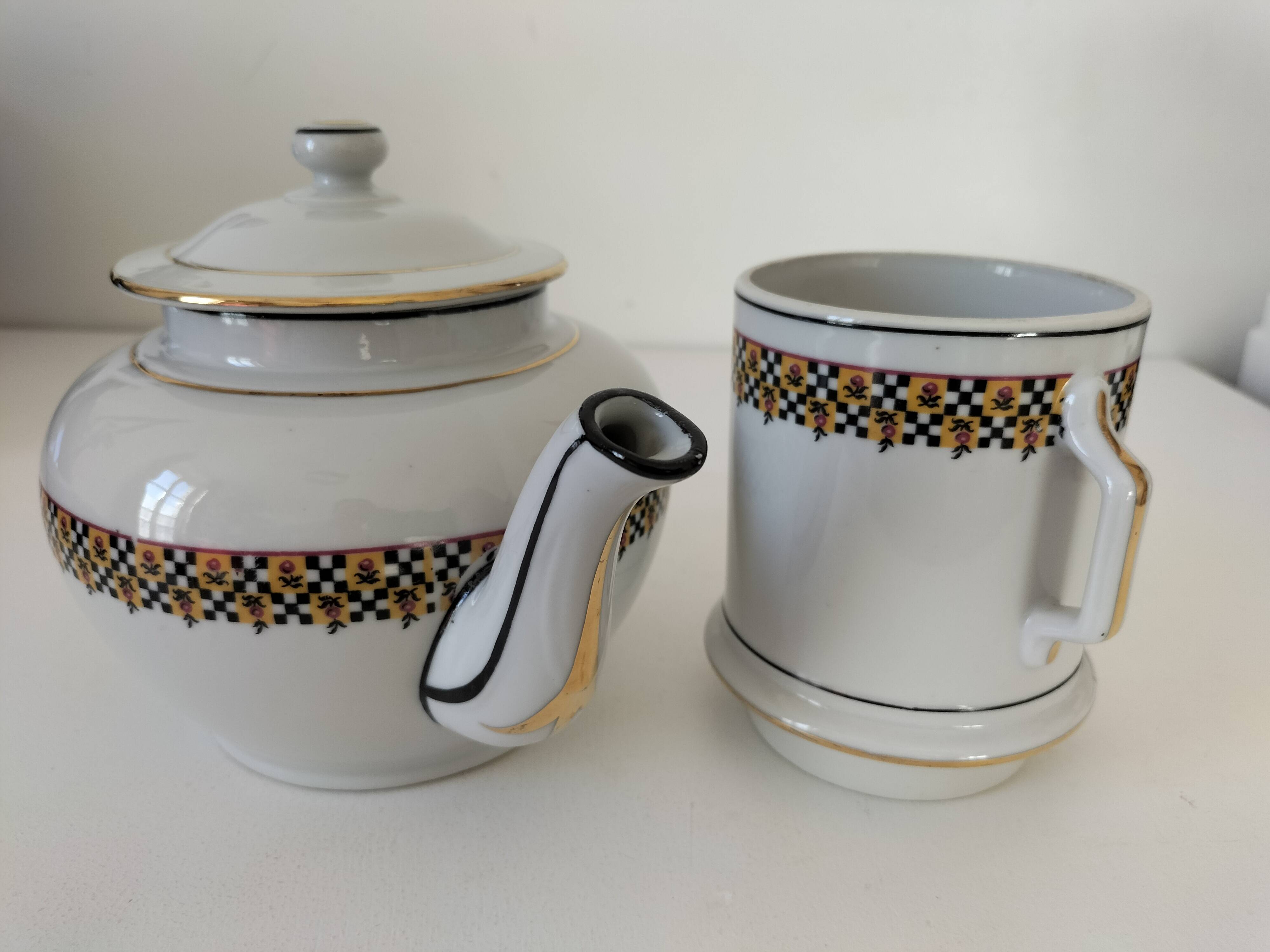 Art Deco filter coffee maker in Limoges porcelain by Balleroy Frères