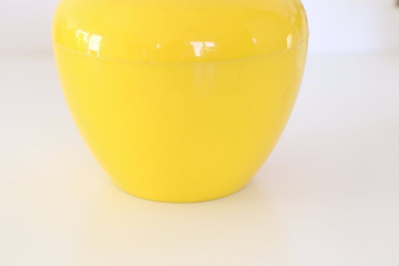 Ice cube tray, vintage yellow apple