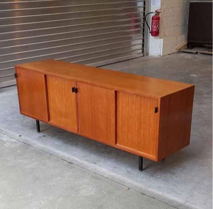 Florence Knoll sideboard in walnut 1960's