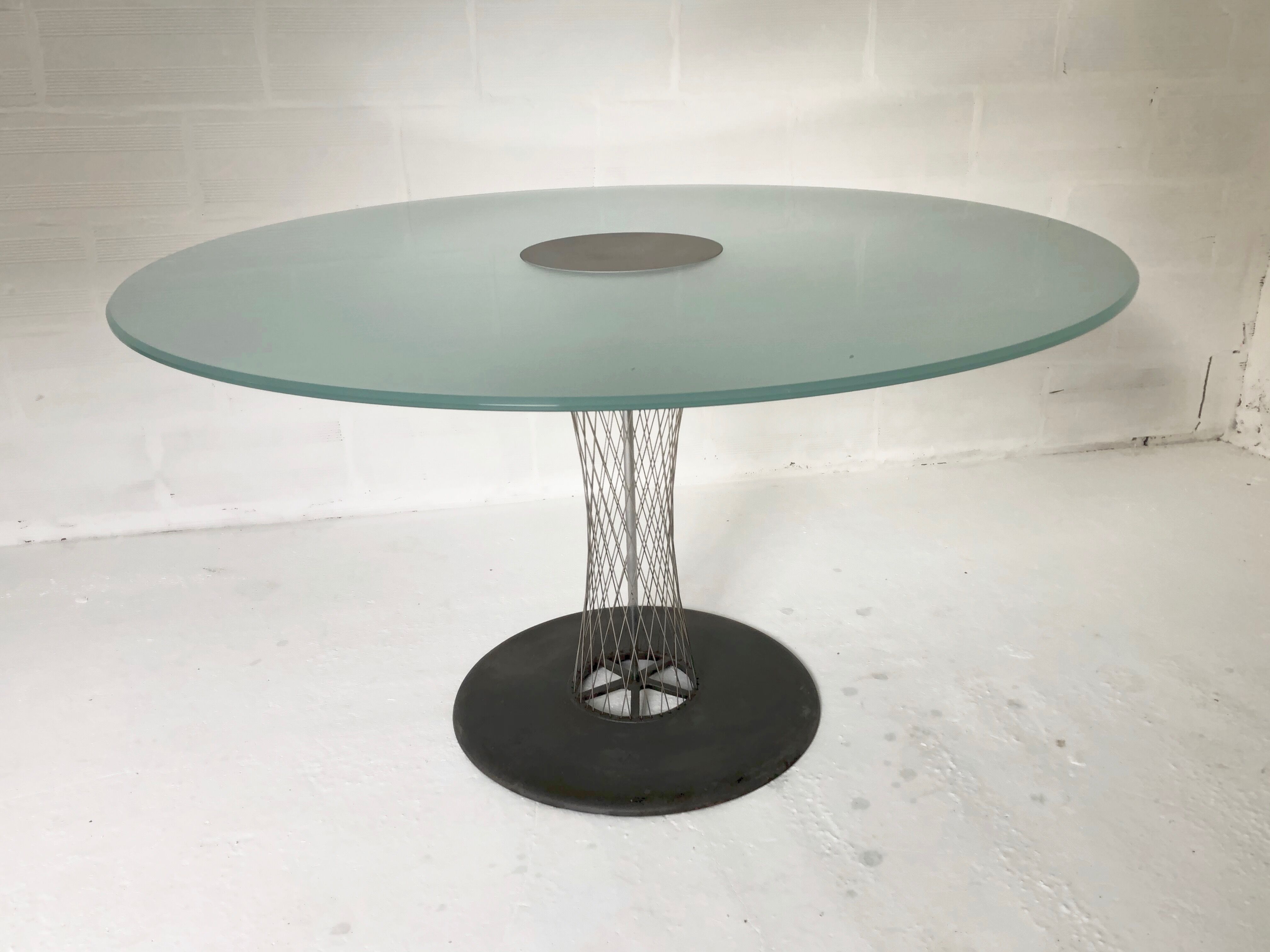 Glass Roundtable by Andreas Ssteriko - B-B italia