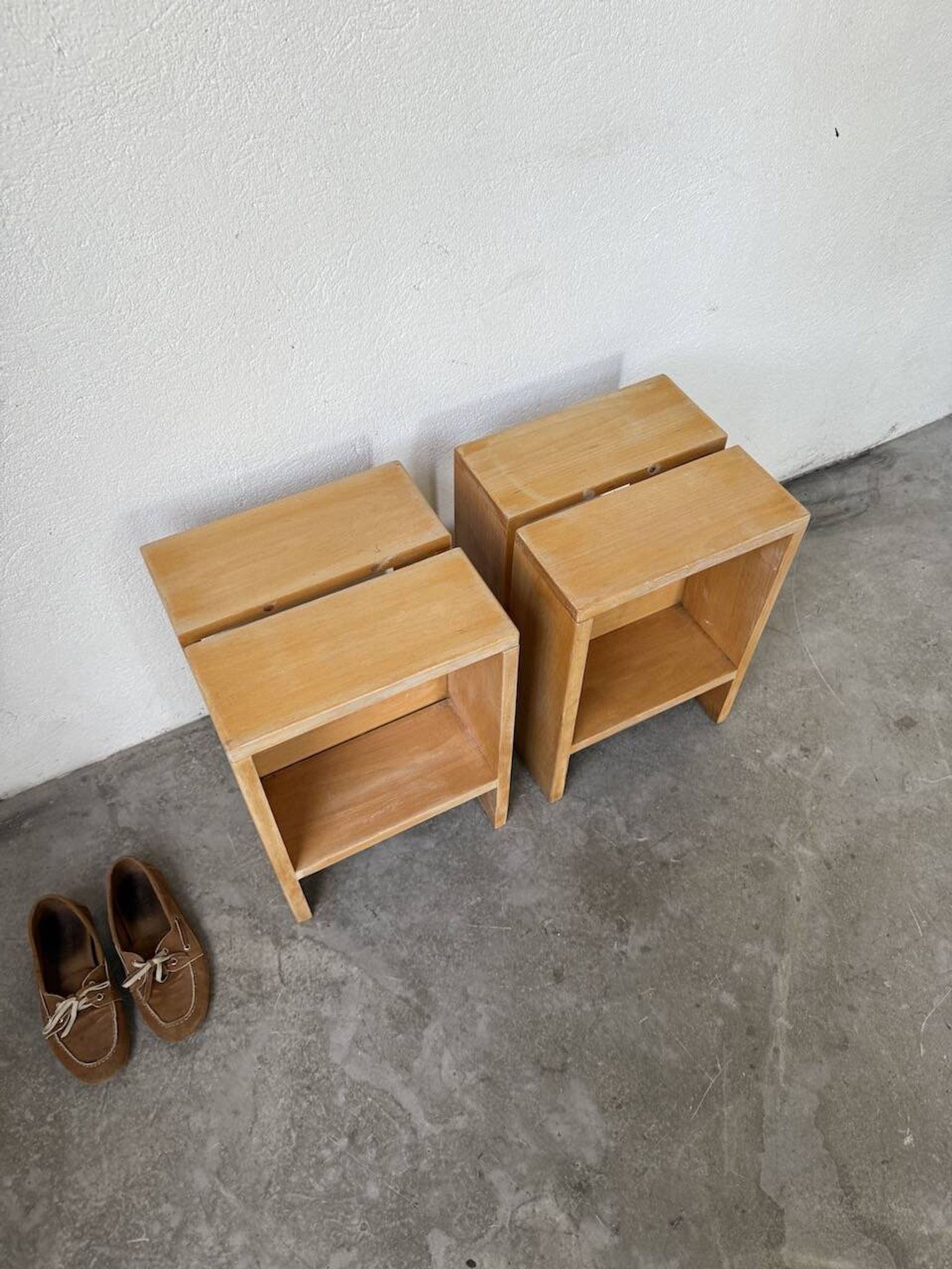Paire tabourets ou chevets pin mobilier montagne 1950