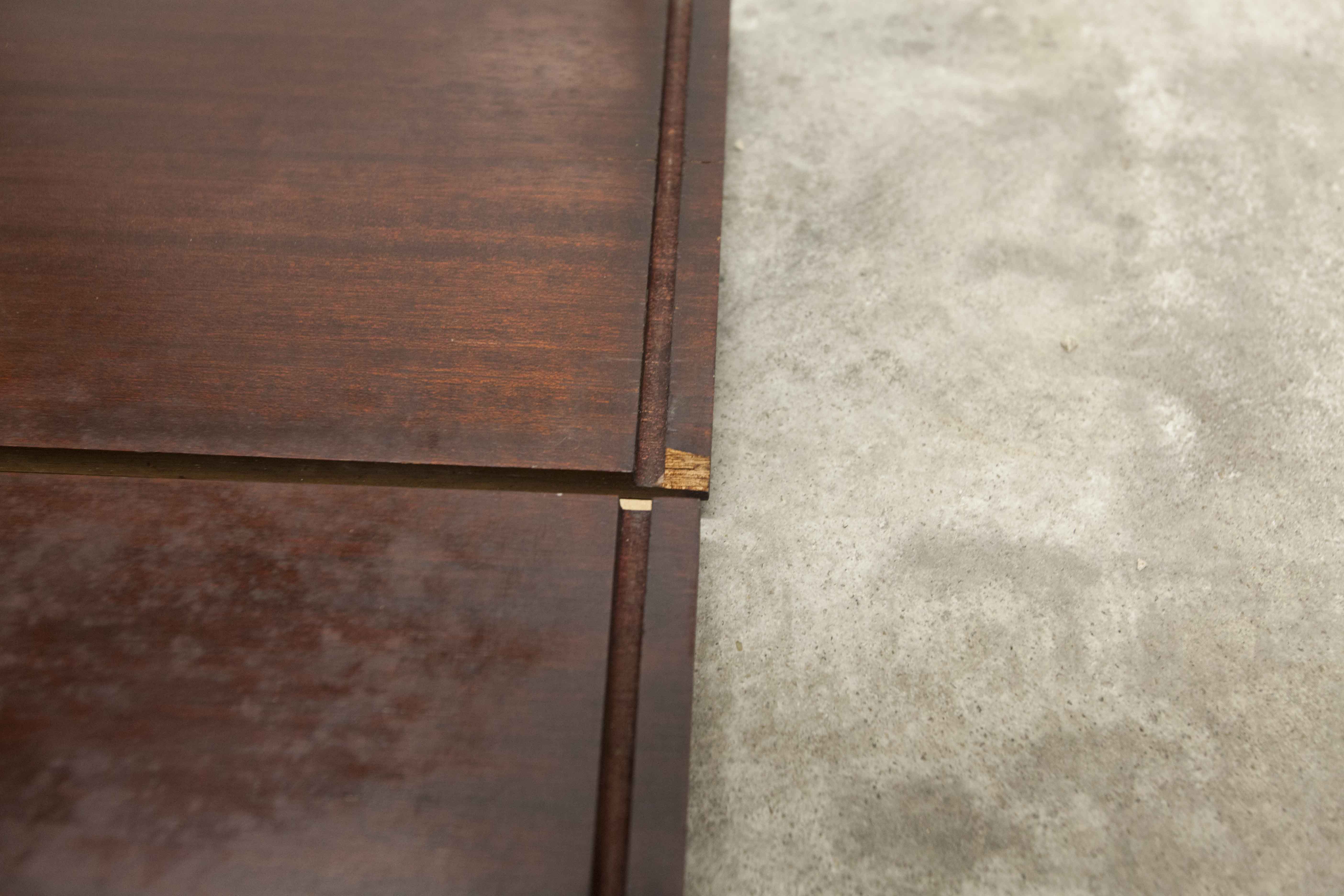 Thong shelf on foot L78.5