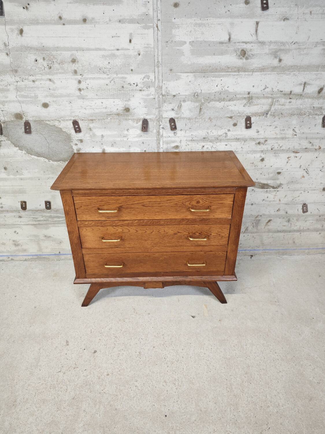 Commode vintage pieds compas