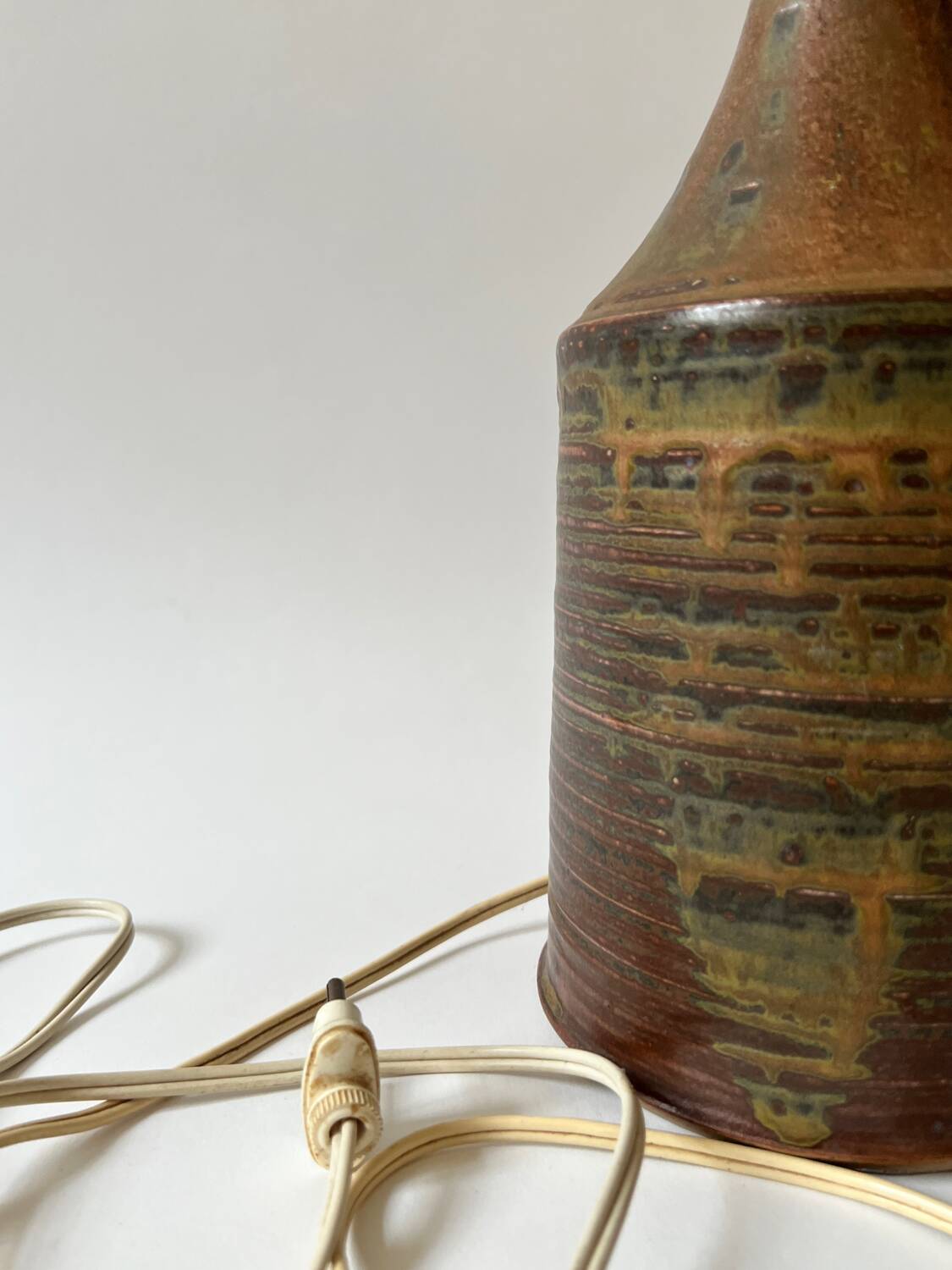 Lampe en céramique grès pyrité et signée Blanot, France 1970