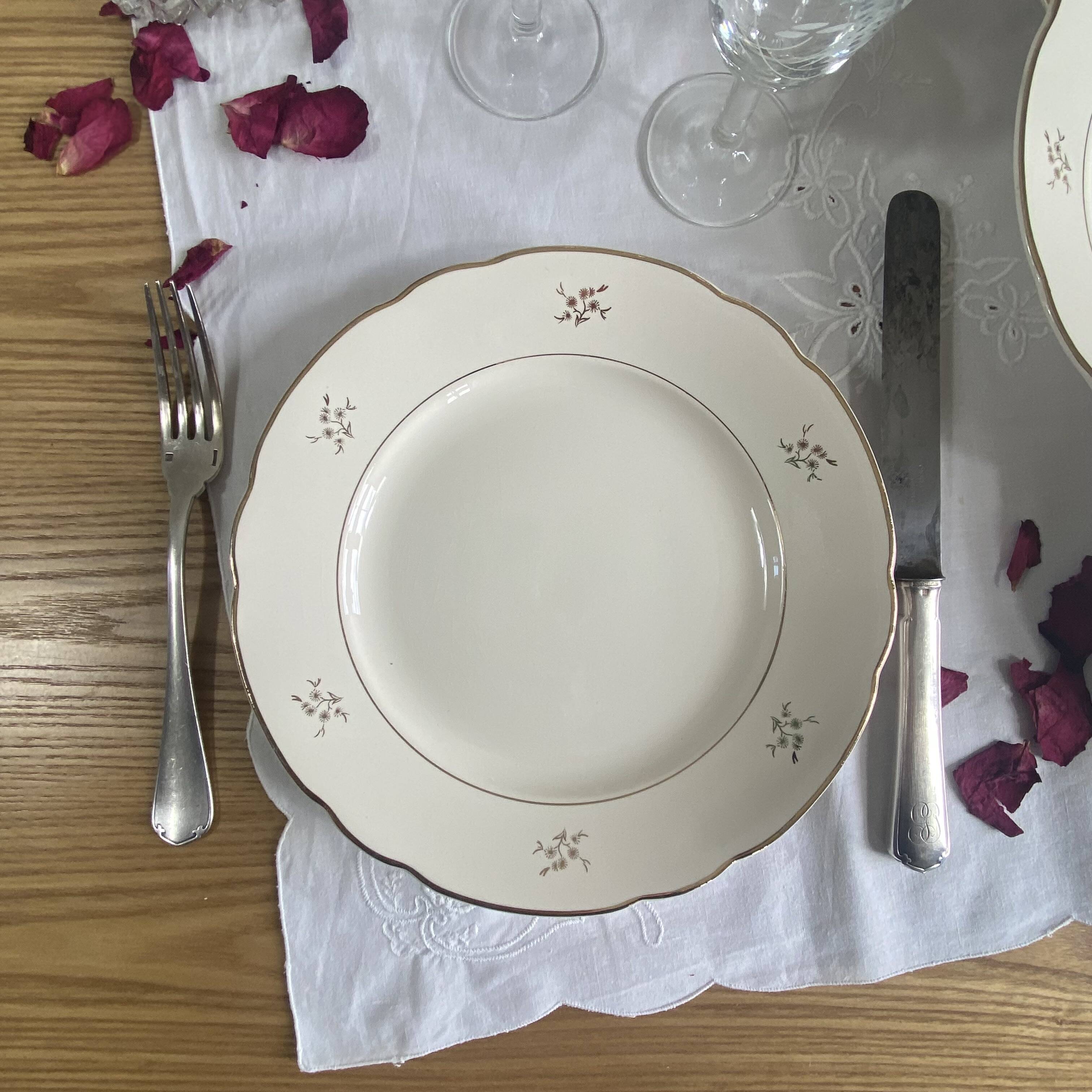 6 antique beige earthenware dinner plates with gold decoration and flowers by Villeroy Boch.