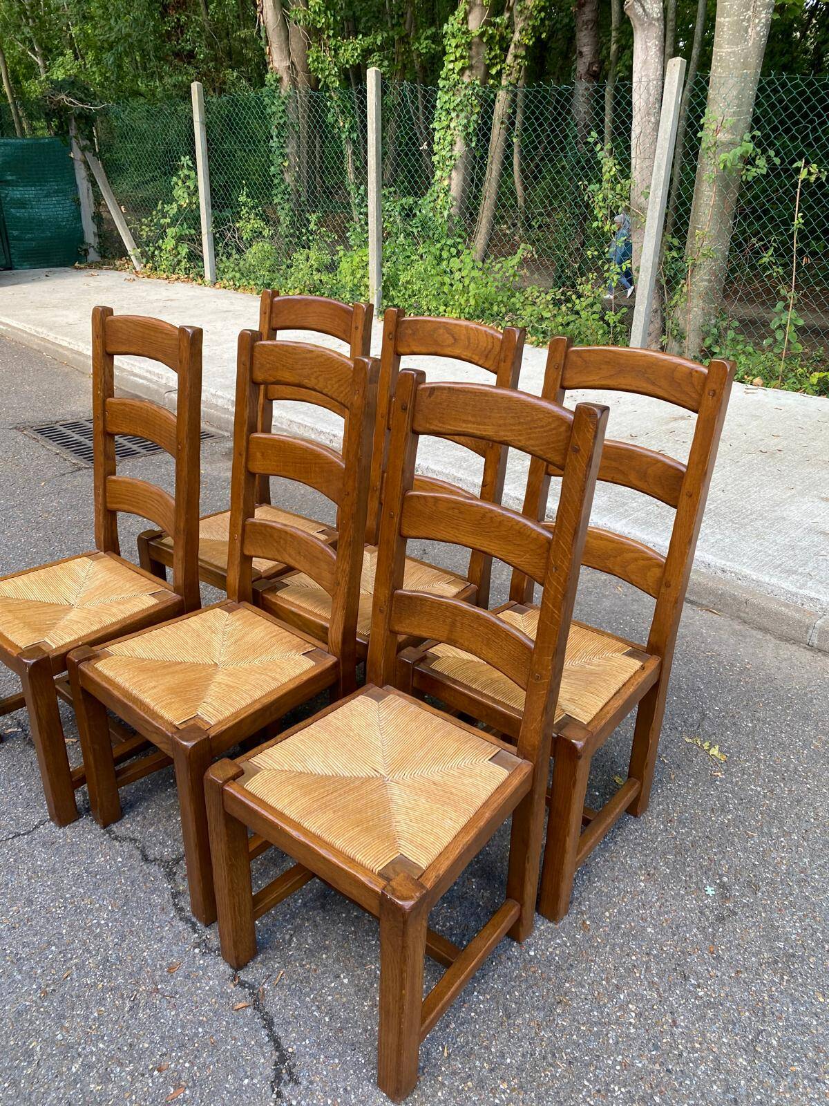 Set of 6 rustic solid oak chairs with straw seats — Very good condition