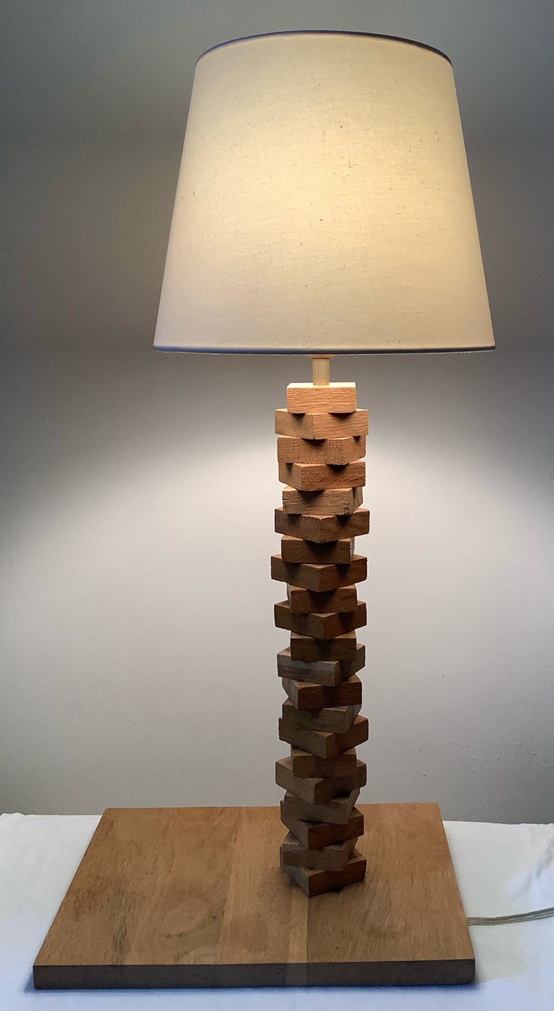 Pied de lampe en bois