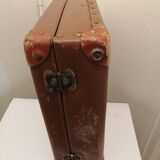 Small old suitcase to revamp